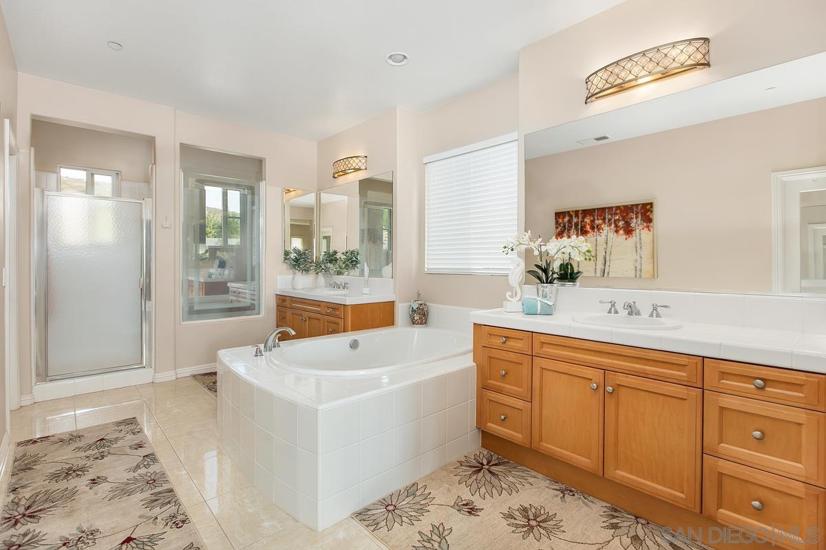 Detail Gallery Image 13 of 22 For 15374  Falcon Crest Ct, San Diego,  CA 92127 - 5 Beds | 4/1 Baths