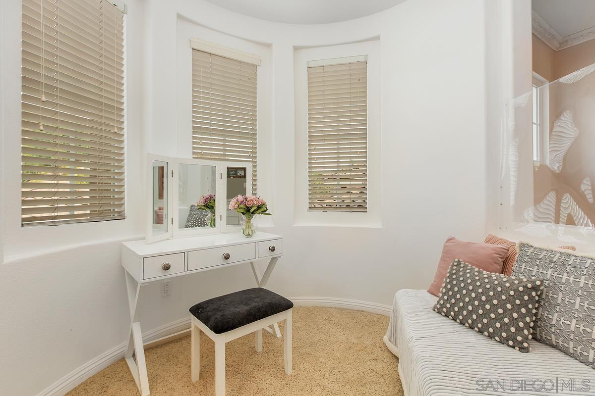 Detail Gallery Image 17 of 22 For 15374  Falcon Crest Ct, San Diego,  CA 92127 - 5 Beds | 4/1 Baths