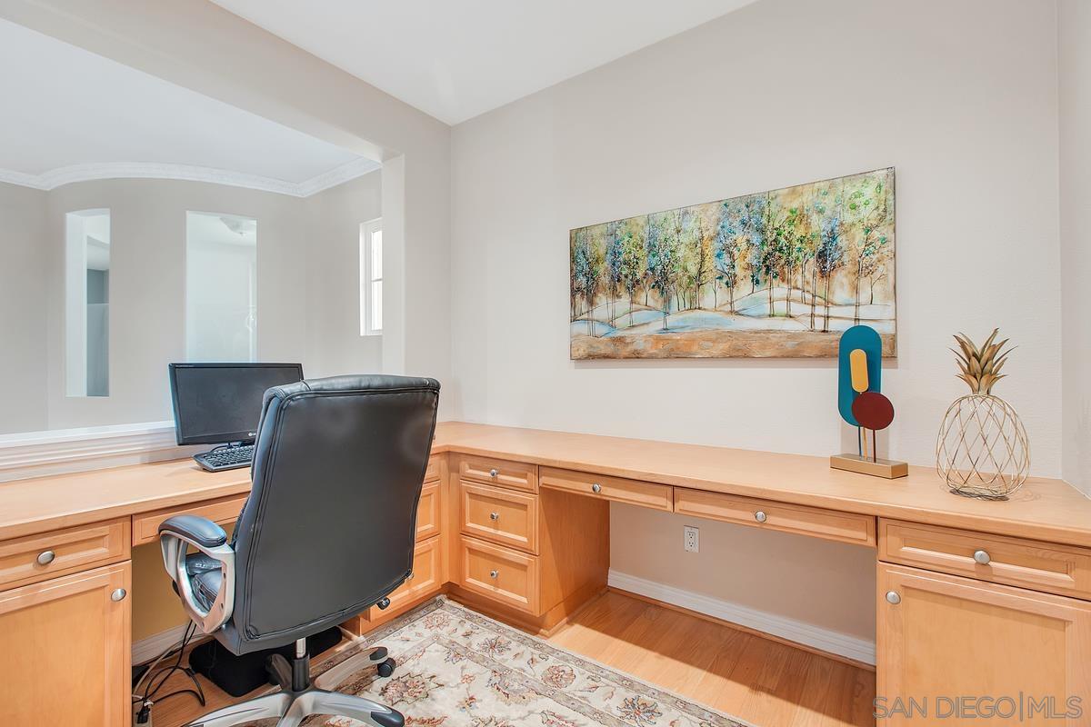 Detail Gallery Image 18 of 22 For 15374  Falcon Crest Ct, San Diego,  CA 92127 - 5 Beds | 4/1 Baths