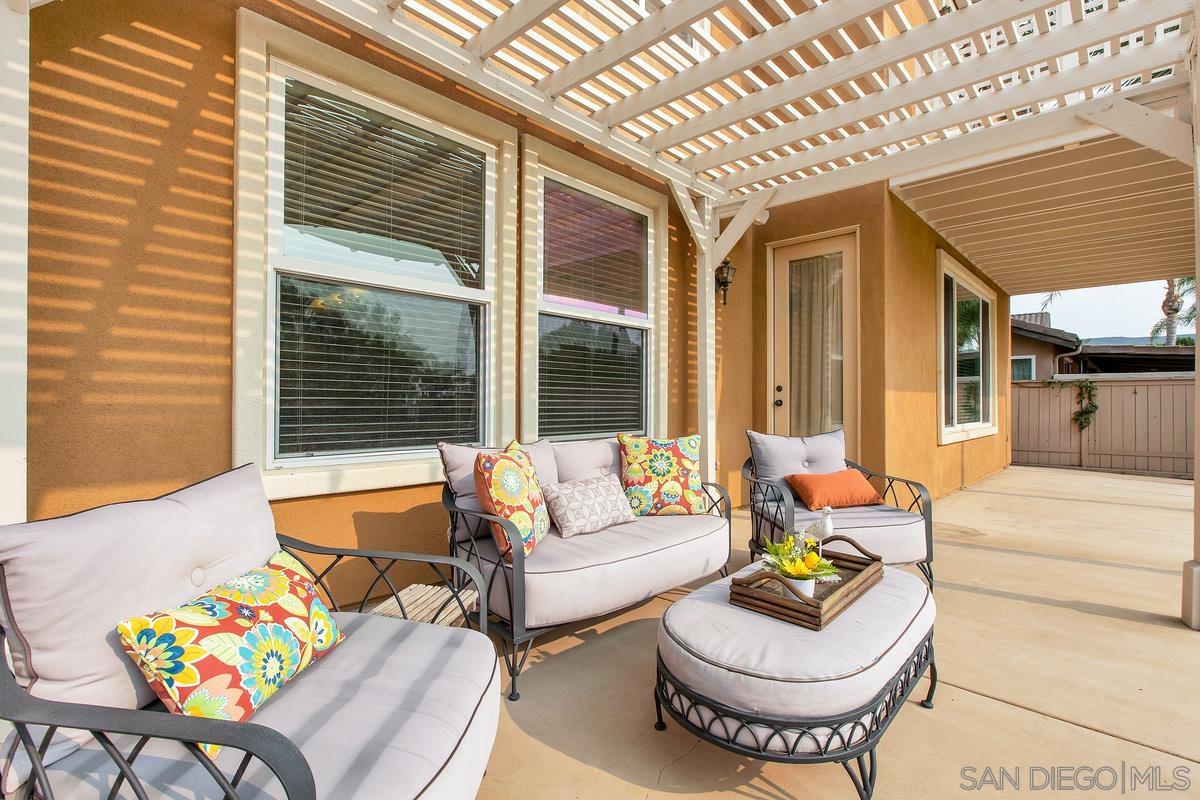 Detail Gallery Image 20 of 22 For 15374  Falcon Crest Ct, San Diego,  CA 92127 - 5 Beds | 4/1 Baths