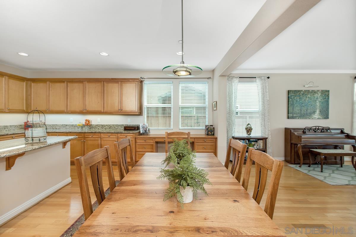 Detail Gallery Image 6 of 22 For 15374  Falcon Crest Ct, San Diego,  CA 92127 - 5 Beds | 4/1 Baths