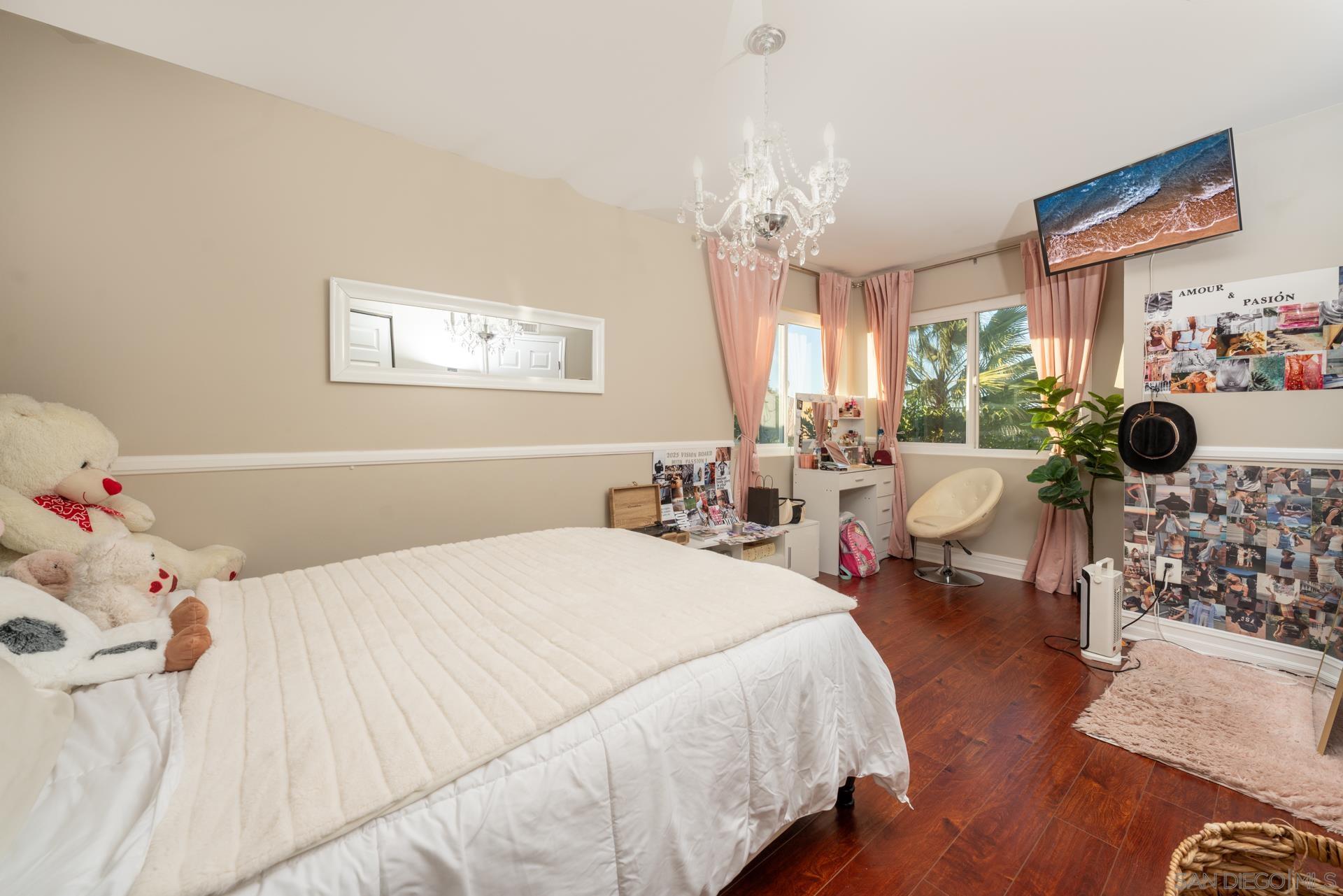 Detail Gallery Image 21 of 37 For 18097  Valladares Dr, San Diego,  CA 92127 - 4 Beds | 2 Baths