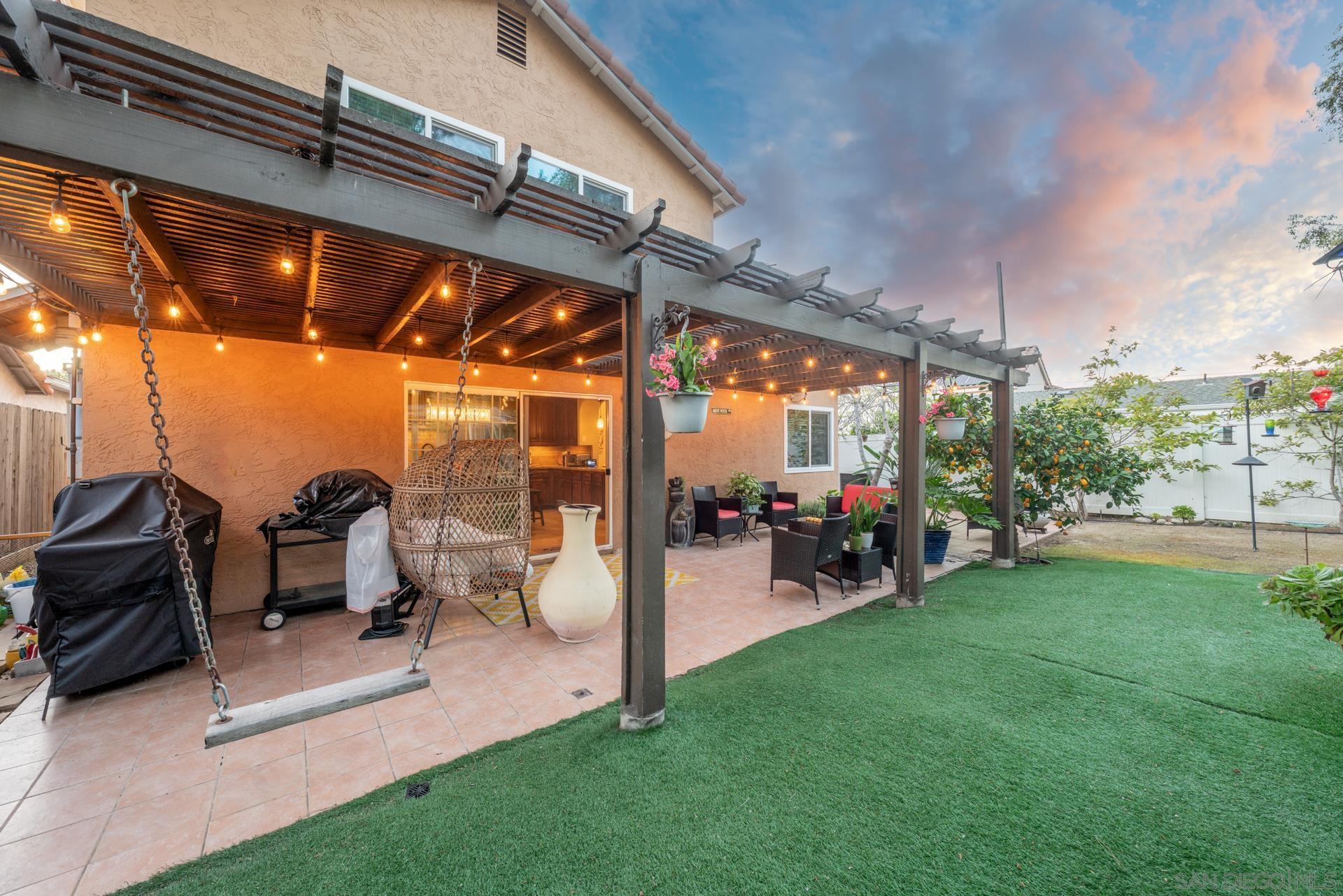 Detail Gallery Image 27 of 37 For 18097  Valladares Dr, San Diego,  CA 92127 - 4 Beds | 2 Baths