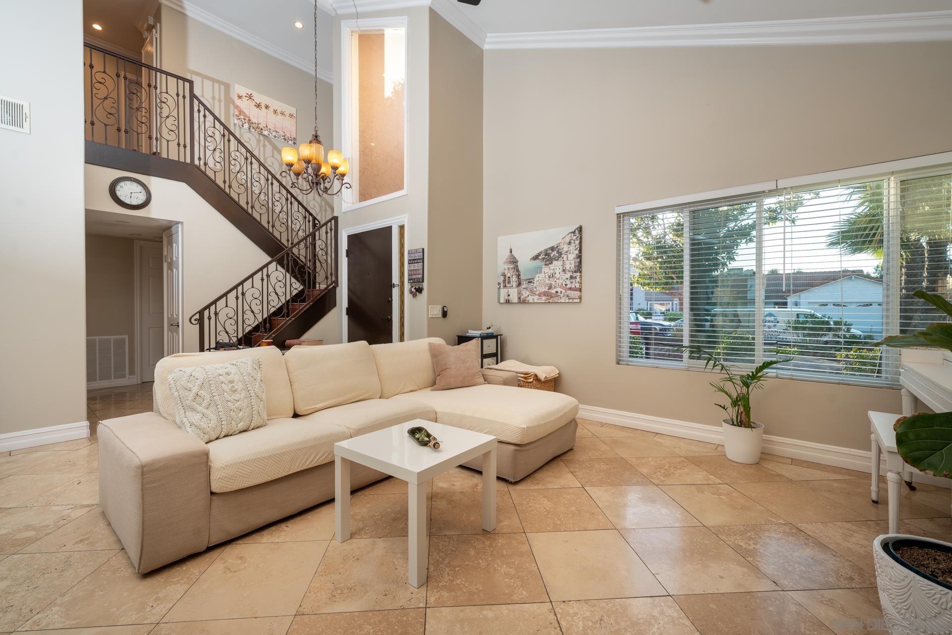 Detail Gallery Image 4 of 37 For 18097  Valladares Dr, San Diego,  CA 92127 - 4 Beds | 2 Baths