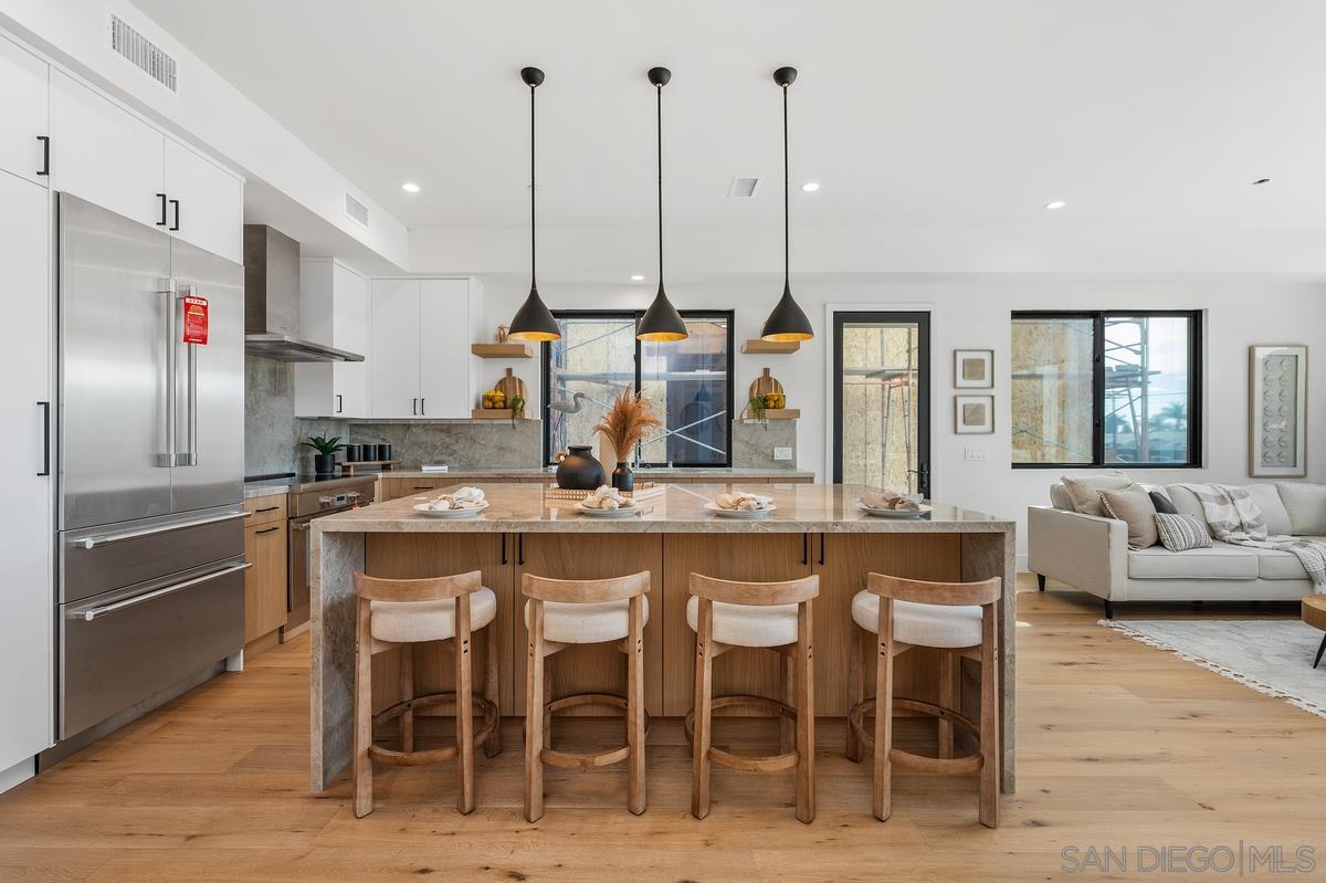 Detail Gallery Image 11 of 41 For 4813  Academy, San Diego,  CA 92109 - 3 Beds | 3/1 Baths