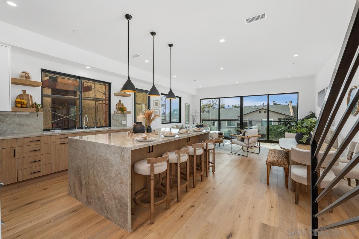 Detail Gallery Image 12 of 41 For 4813  Academy, San Diego,  CA 92109 - 3 Beds | 3/1 Baths