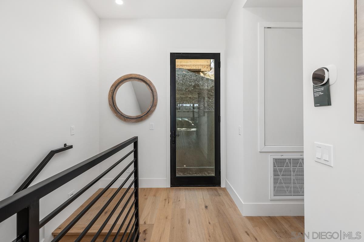 Detail Gallery Image 22 of 41 For 4813  Academy, San Diego,  CA 92109 - 3 Beds | 3/1 Baths