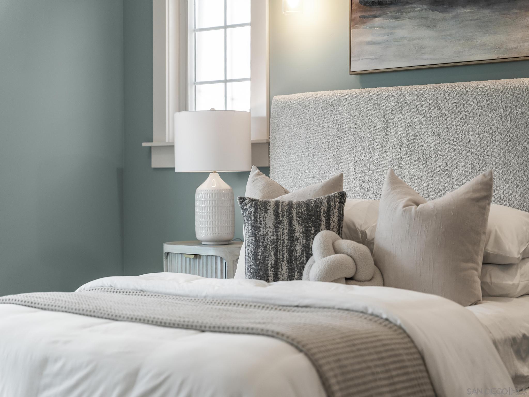 Detail Gallery Image 19 of 44 For 816  F, Coronado,  CA 92118 - 3 Beds | 2/1 Baths