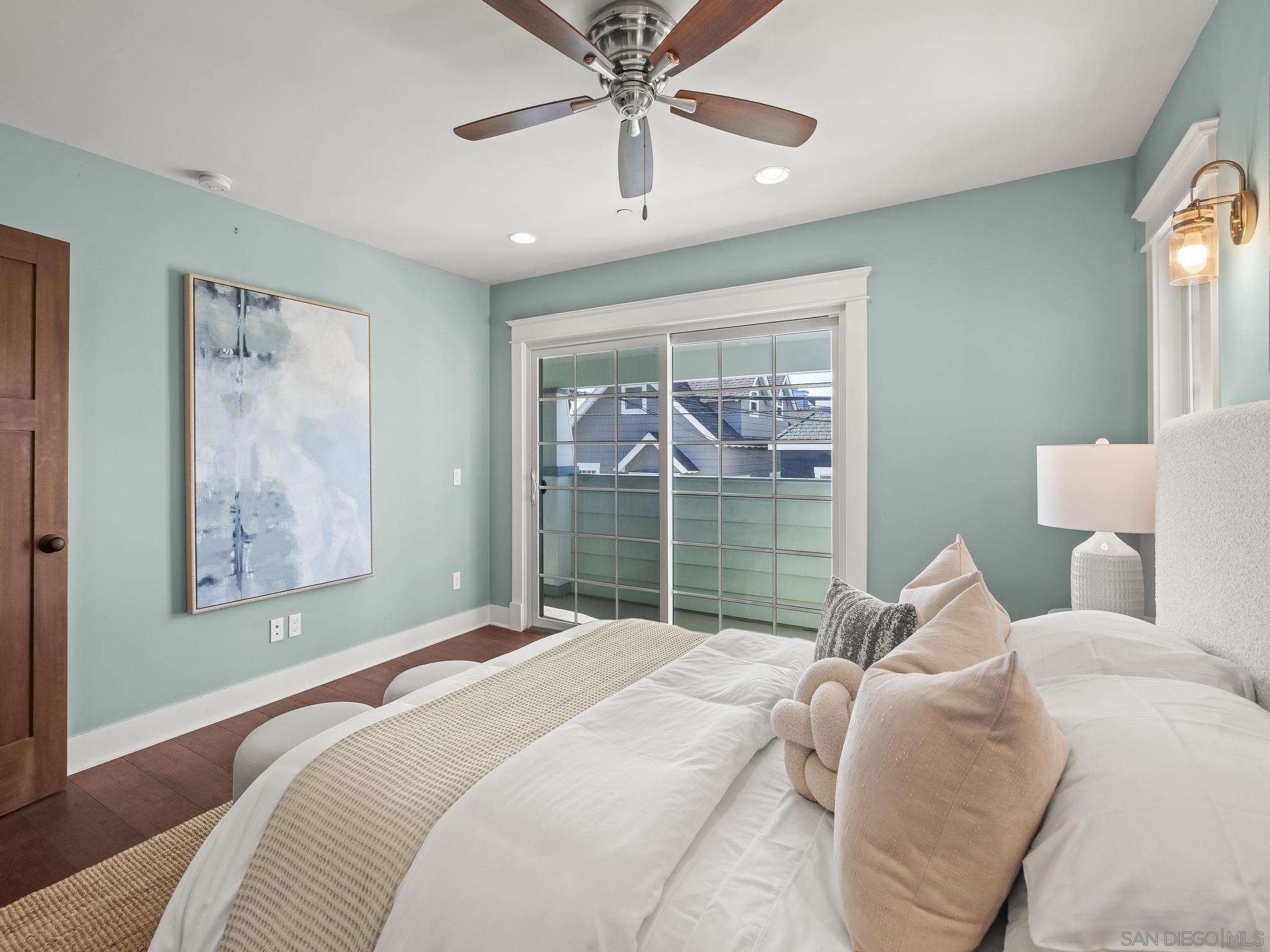 Detail Gallery Image 21 of 44 For 816  F, Coronado,  CA 92118 - 3 Beds | 2/1 Baths