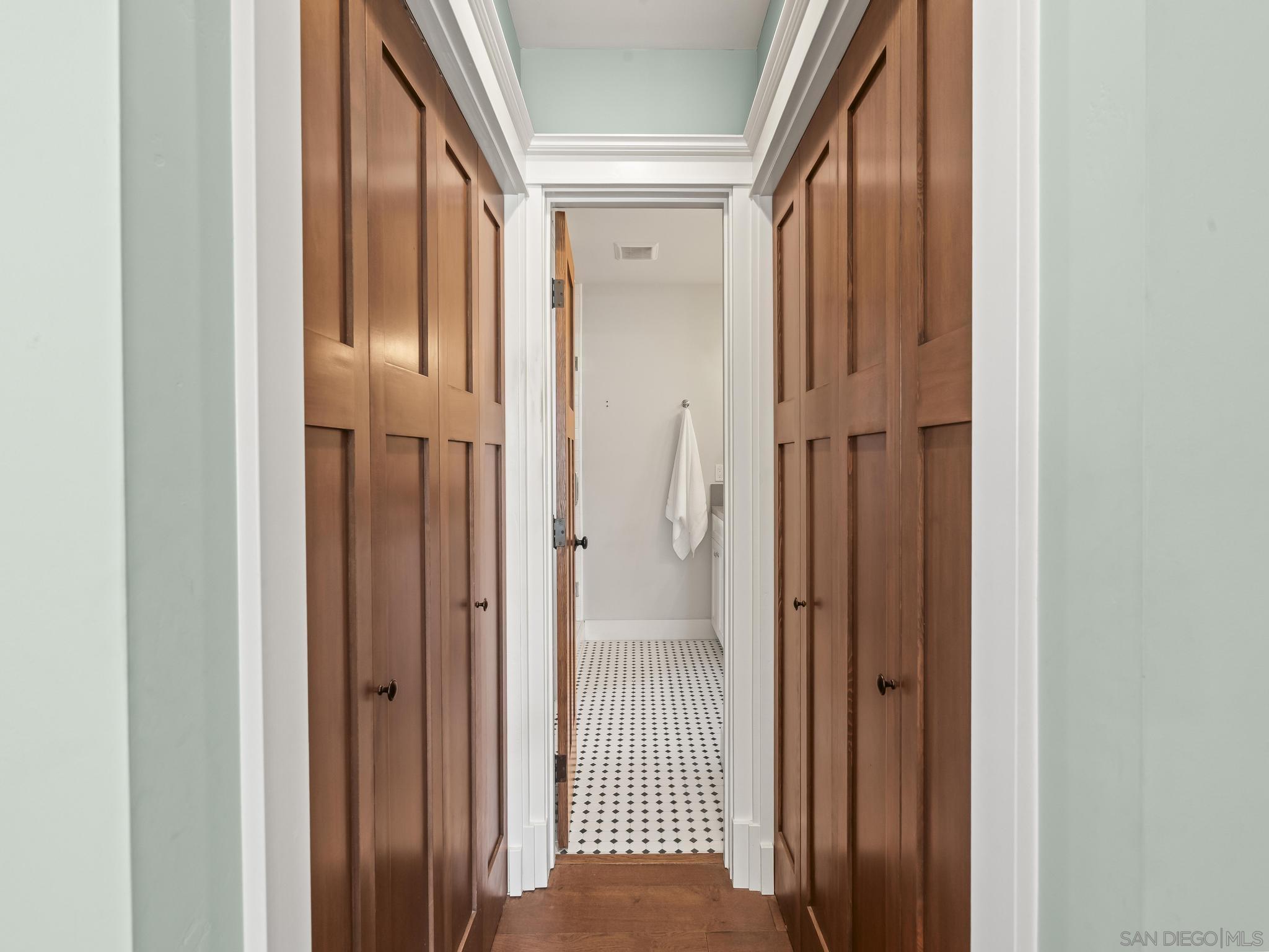 Detail Gallery Image 22 of 44 For 816  F, Coronado,  CA 92118 - 3 Beds | 2/1 Baths