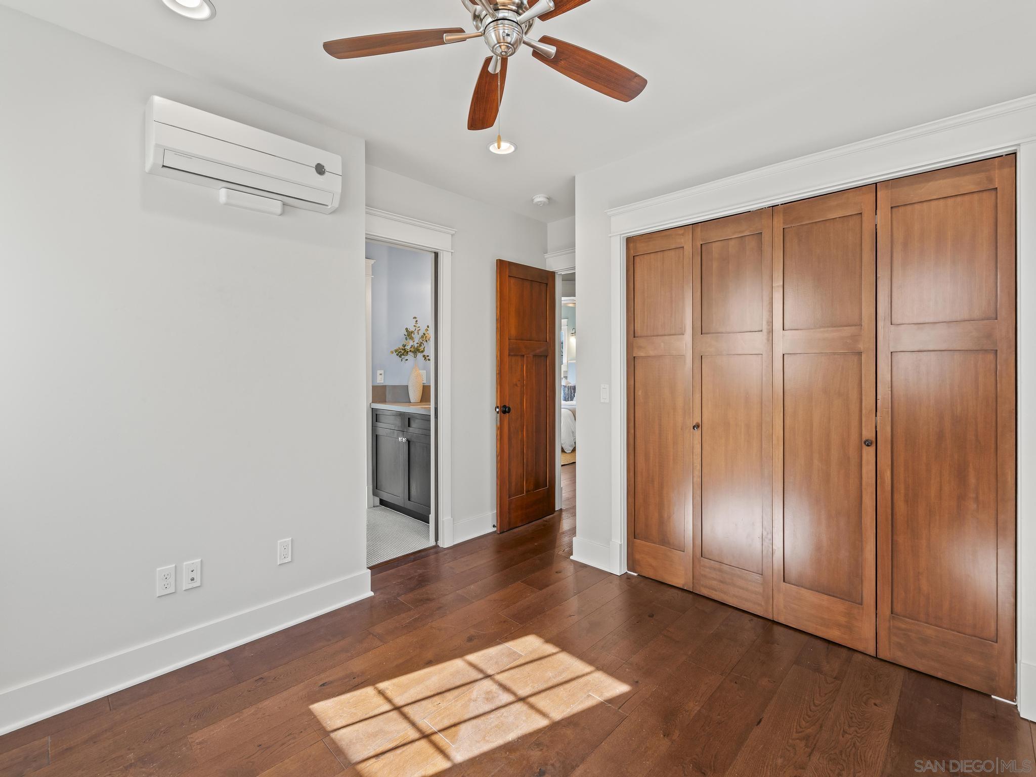 Detail Gallery Image 27 of 44 For 816  F, Coronado,  CA 92118 - 3 Beds | 2/1 Baths