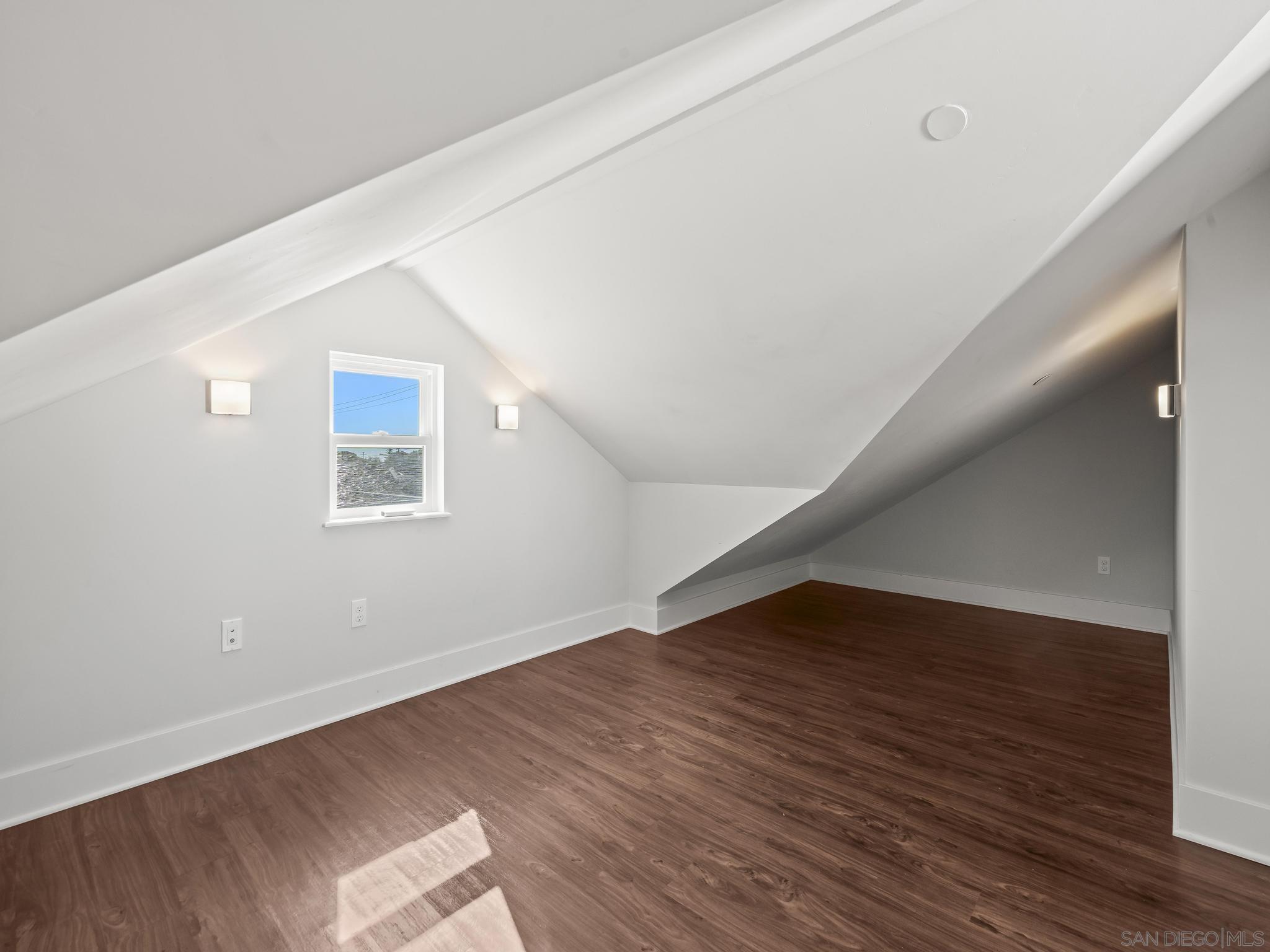 Detail Gallery Image 36 of 44 For 816  F, Coronado,  CA 92118 - 3 Beds | 2/1 Baths