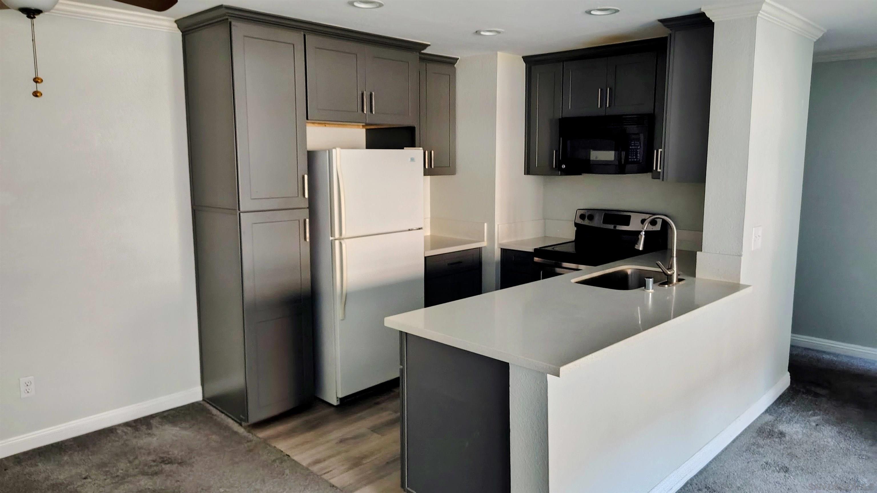 Detail Gallery Image 14 of 38 For 10225  Caminito Cuervo  #140,  San Diego,  CA 92108 - 2 Beds | 2 Baths