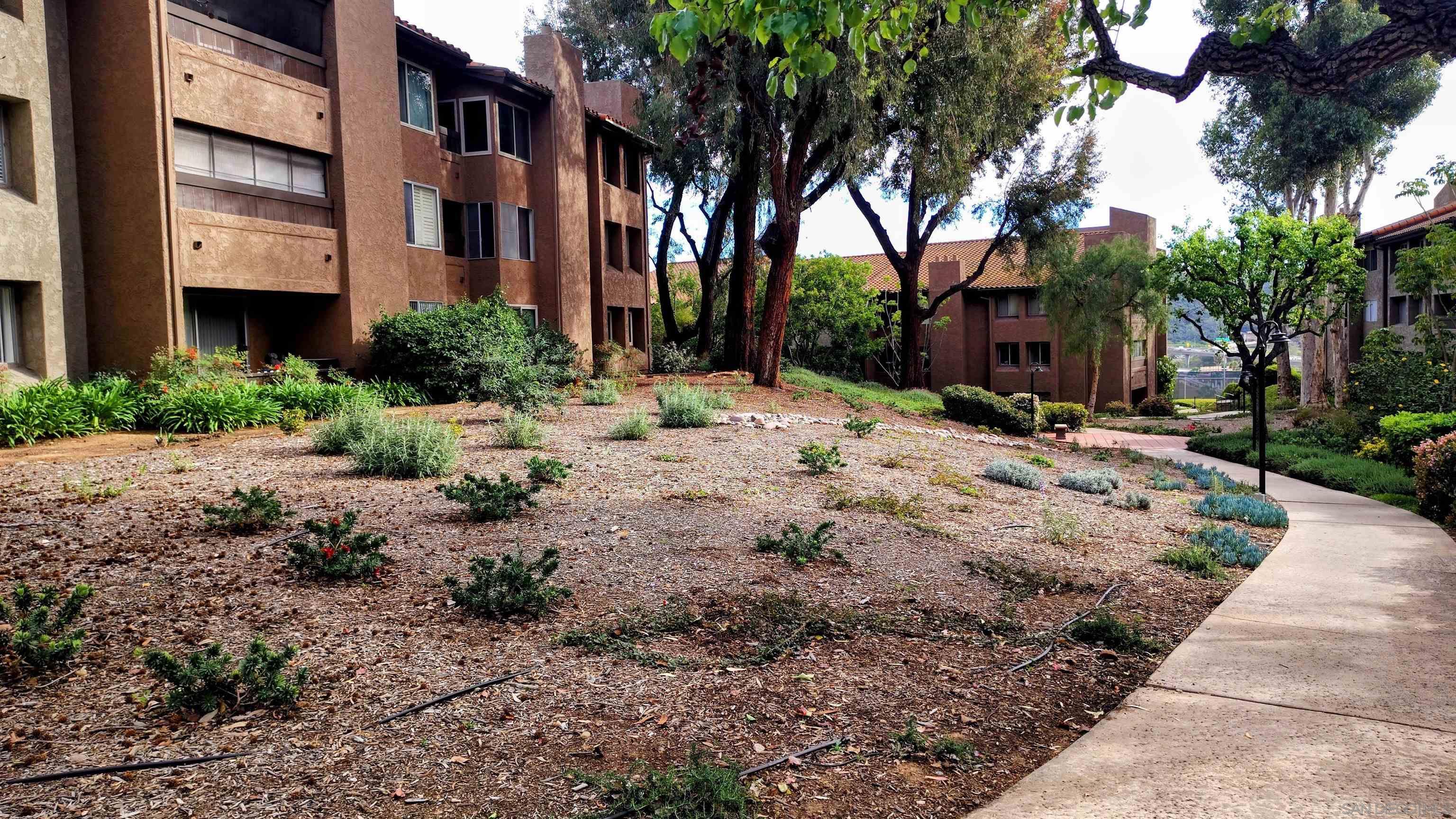 Detail Gallery Image 3 of 38 For 10225  Caminito Cuervo  #140,  San Diego,  CA 92108 - 2 Beds | 2 Baths