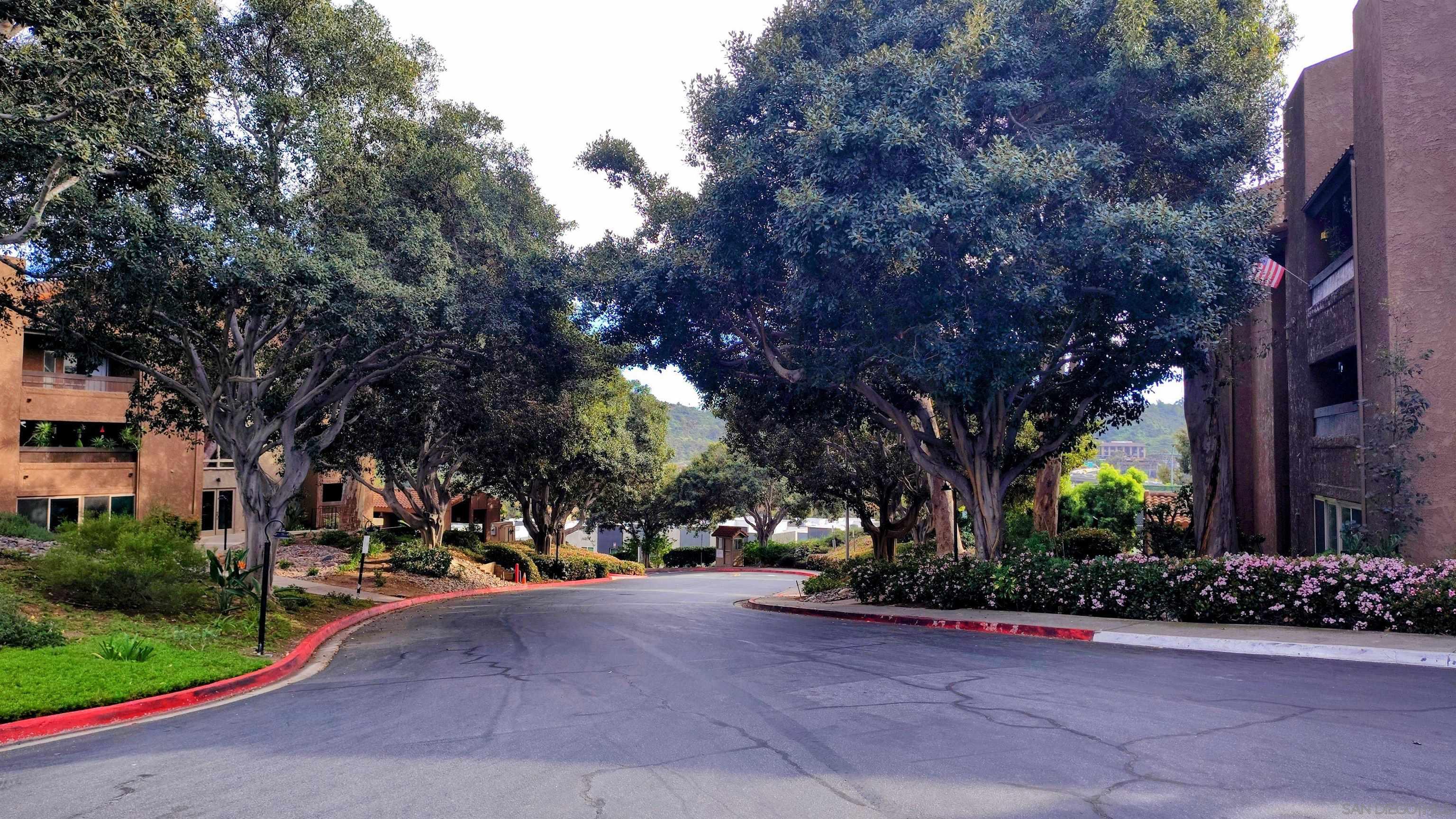 Detail Gallery Image 5 of 38 For 10225  Caminito Cuervo  #140,  San Diego,  CA 92108 - 2 Beds | 2 Baths