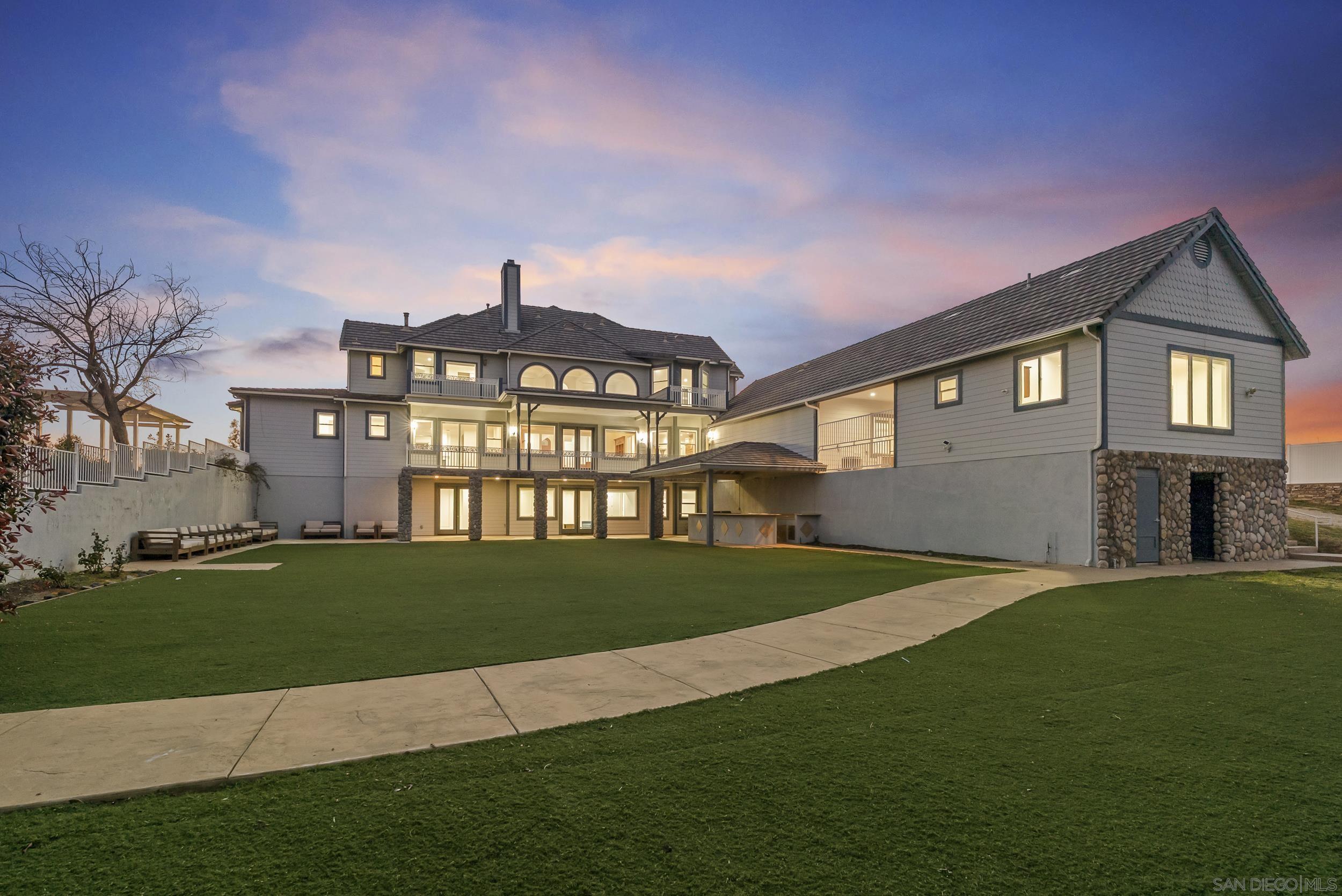 Detail Gallery Image 3 of 65 For 39650  Patagonia Court, Temecula,  CA 92591 - 12 Beds | 13/1 Baths