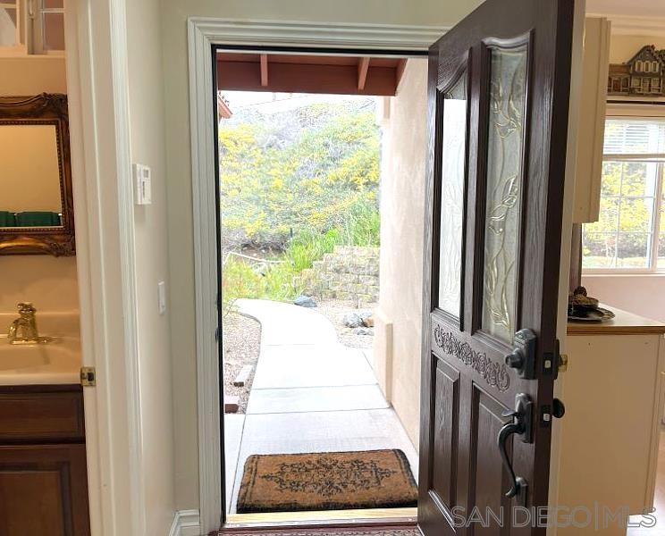 Detail Gallery Image 5 of 6 For Winsome Lane, Escondido,  CA 92029 - 1 Beds | 1 Baths