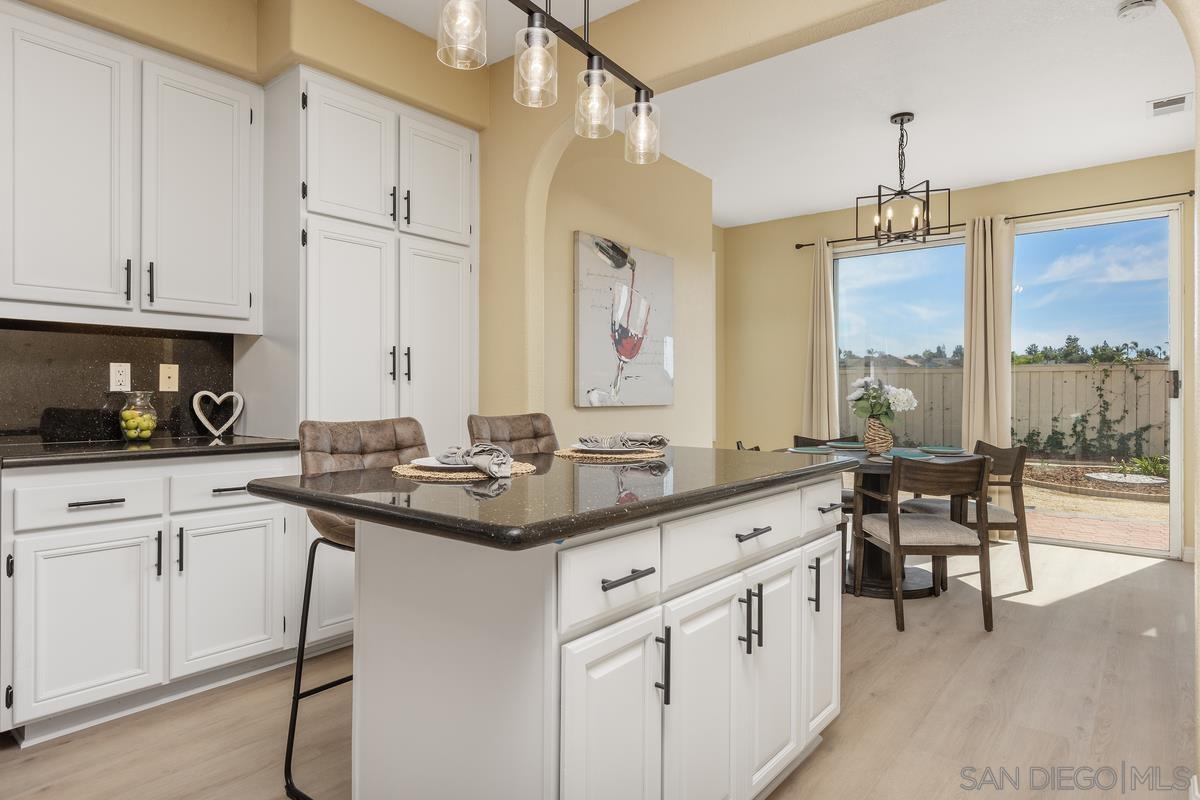 Detail Gallery Image 12 of 37 For 8893  Adobe Bluffs Dr, San Diego,  CA 92129 - 5 Beds | 3/1 Baths