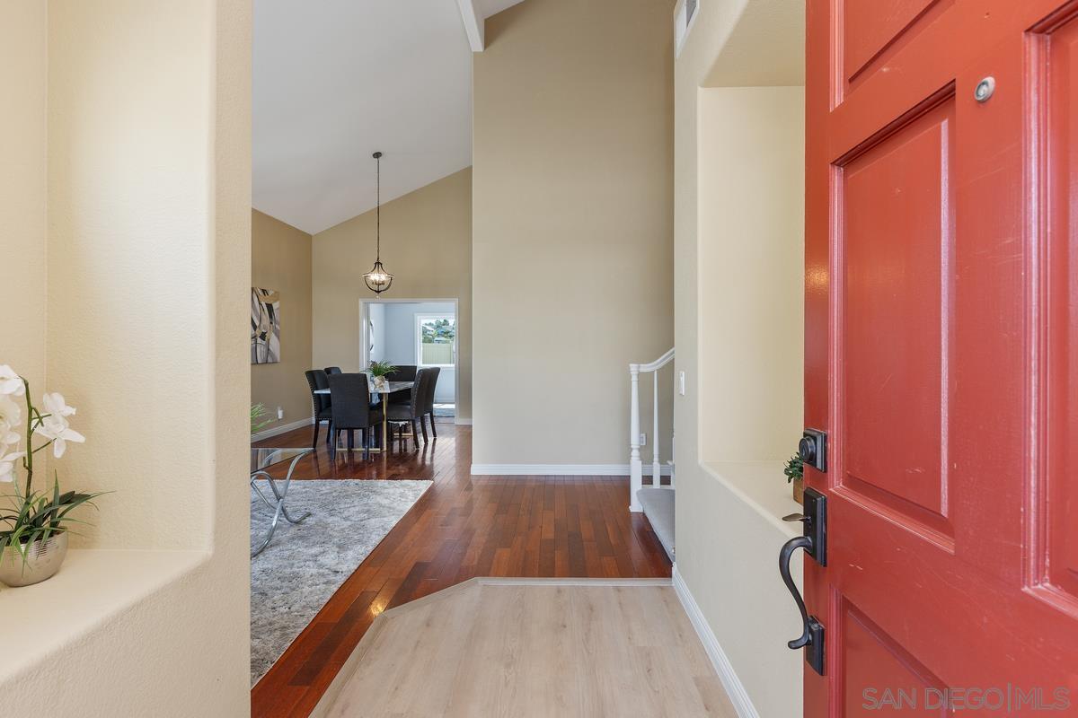 Detail Gallery Image 3 of 37 For 8893  Adobe Bluffs Dr, San Diego,  CA 92129 - 5 Beds | 3/1 Baths