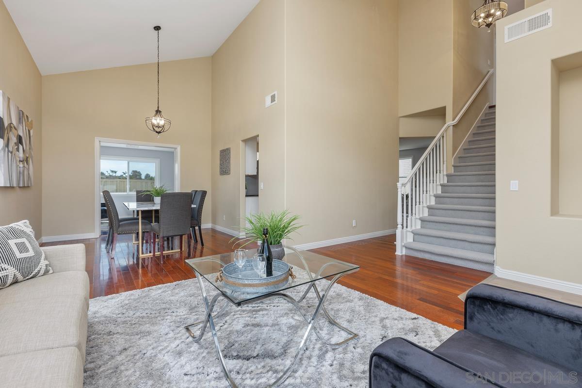 Detail Gallery Image 5 of 37 For 8893  Adobe Bluffs Dr, San Diego,  CA 92129 - 5 Beds | 3/1 Baths