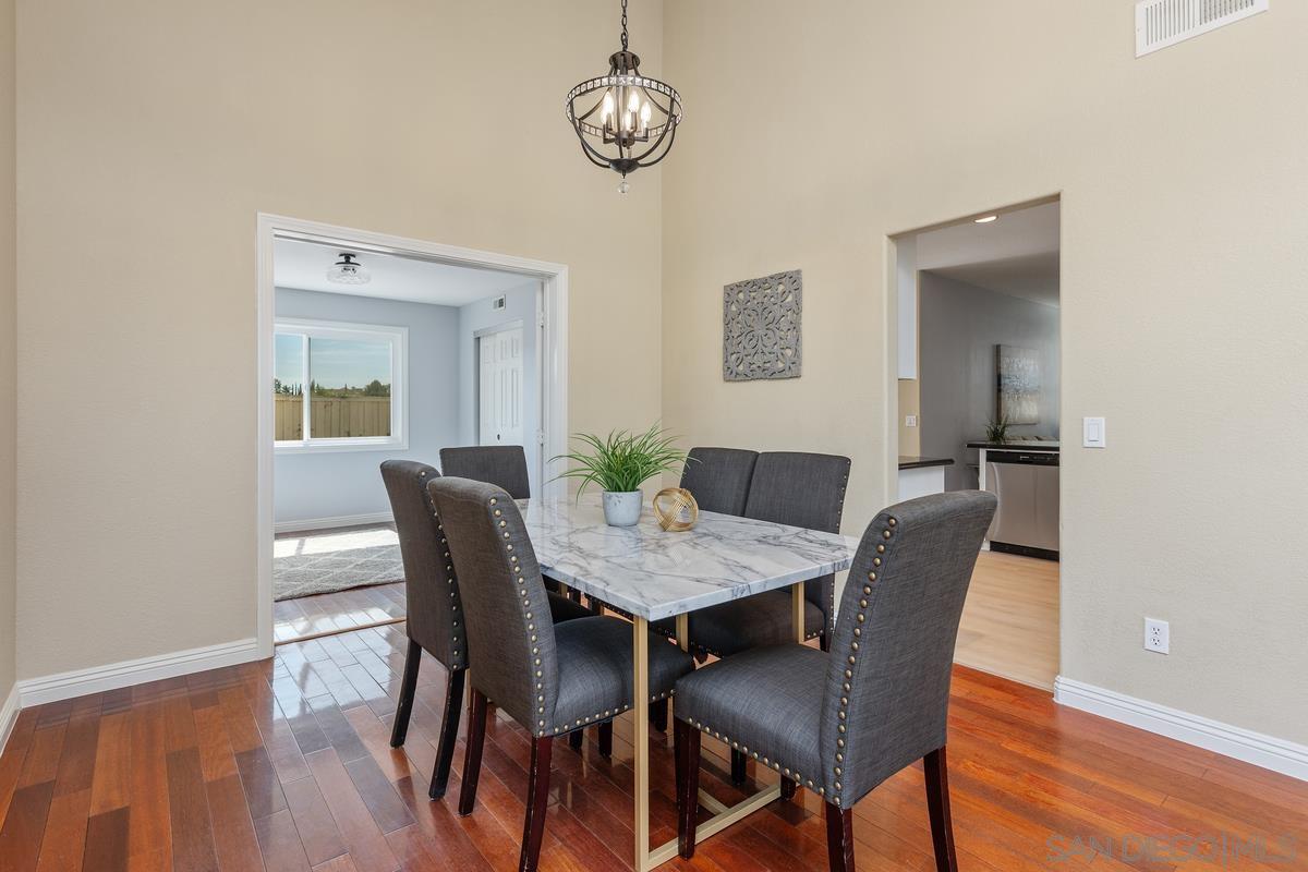 Detail Gallery Image 7 of 37 For 8893  Adobe Bluffs Dr, San Diego,  CA 92129 - 5 Beds | 3/1 Baths