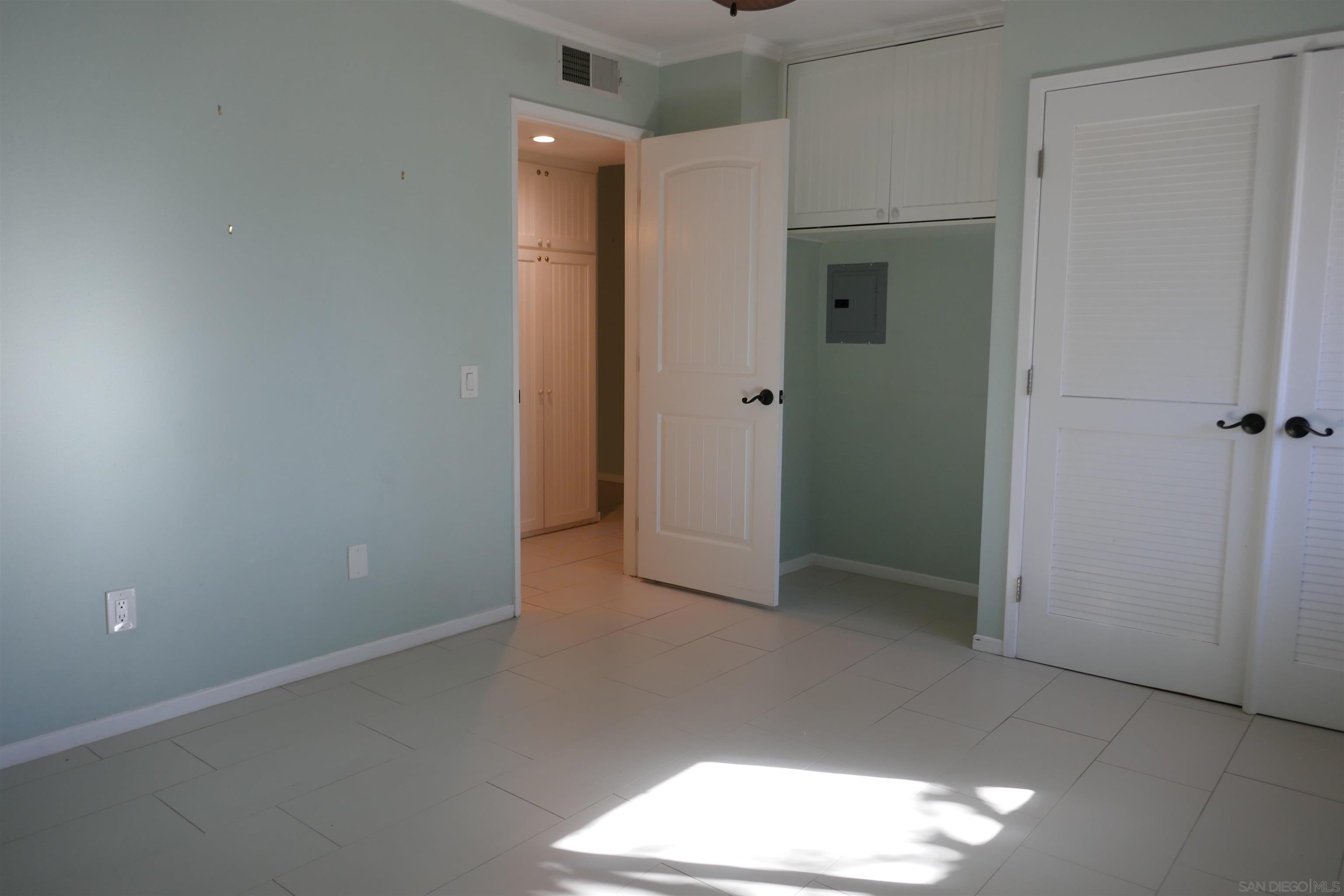 Detail Gallery Image 5 of 14 For 5989  Rancho Mission  201, San Diego,  CA 92108 - 1 Beds | 1 Baths