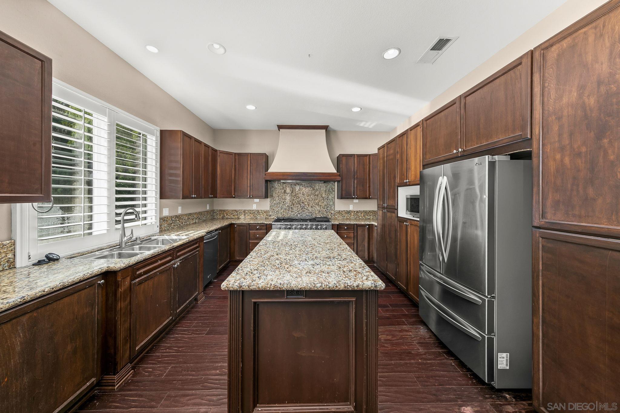 Detail Gallery Image 12 of 44 For 756  Agua Vista Dr., Chula Vista,  CA 91914 - 4 Beds | 3 Baths