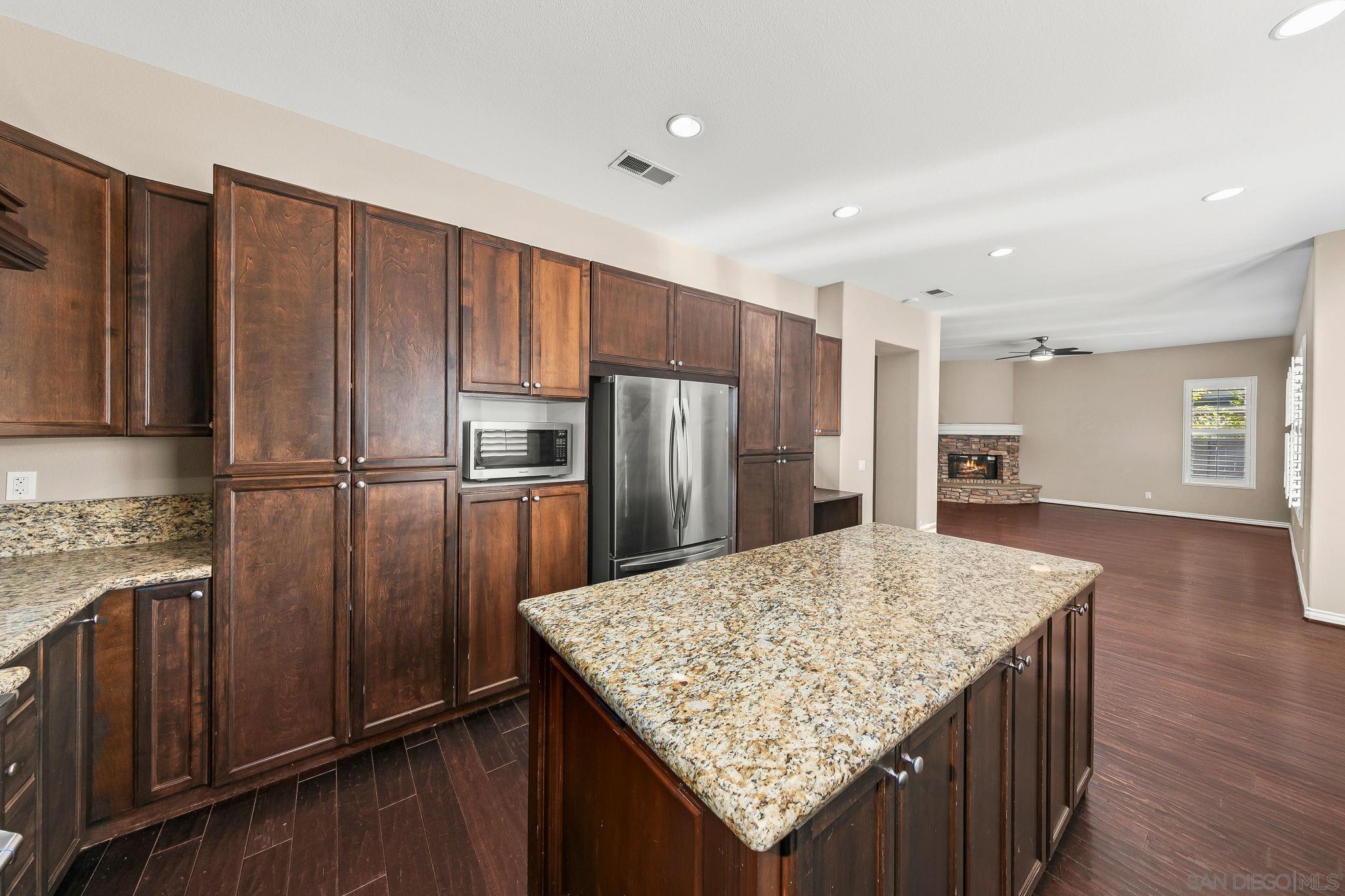 Detail Gallery Image 17 of 44 For 756  Agua Vista Dr., Chula Vista,  CA 91914 - 4 Beds | 3 Baths