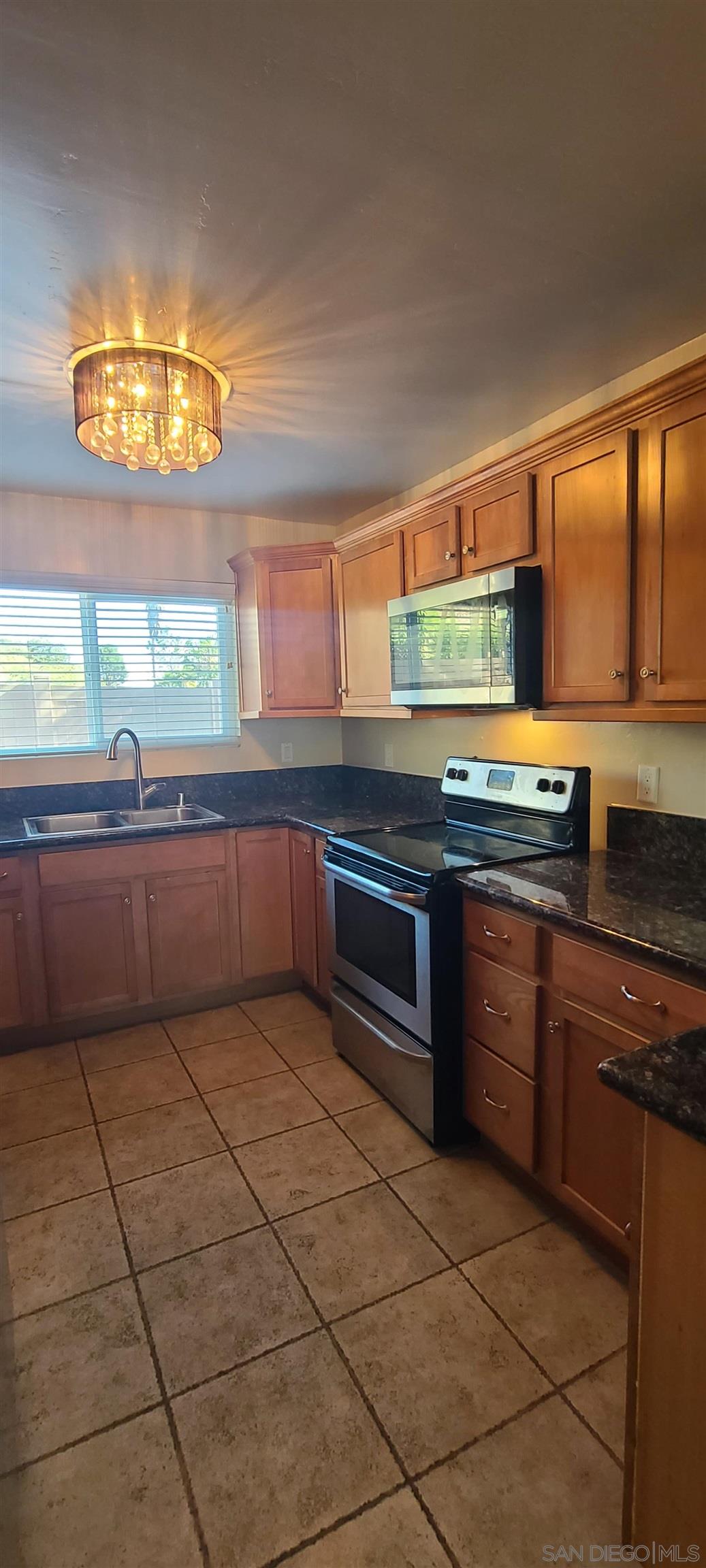 Detail Gallery Image 8 of 29 For 13687  Paseo Cardiel  19, San Diego,  CA 92129 - 2 Beds | 1 Baths