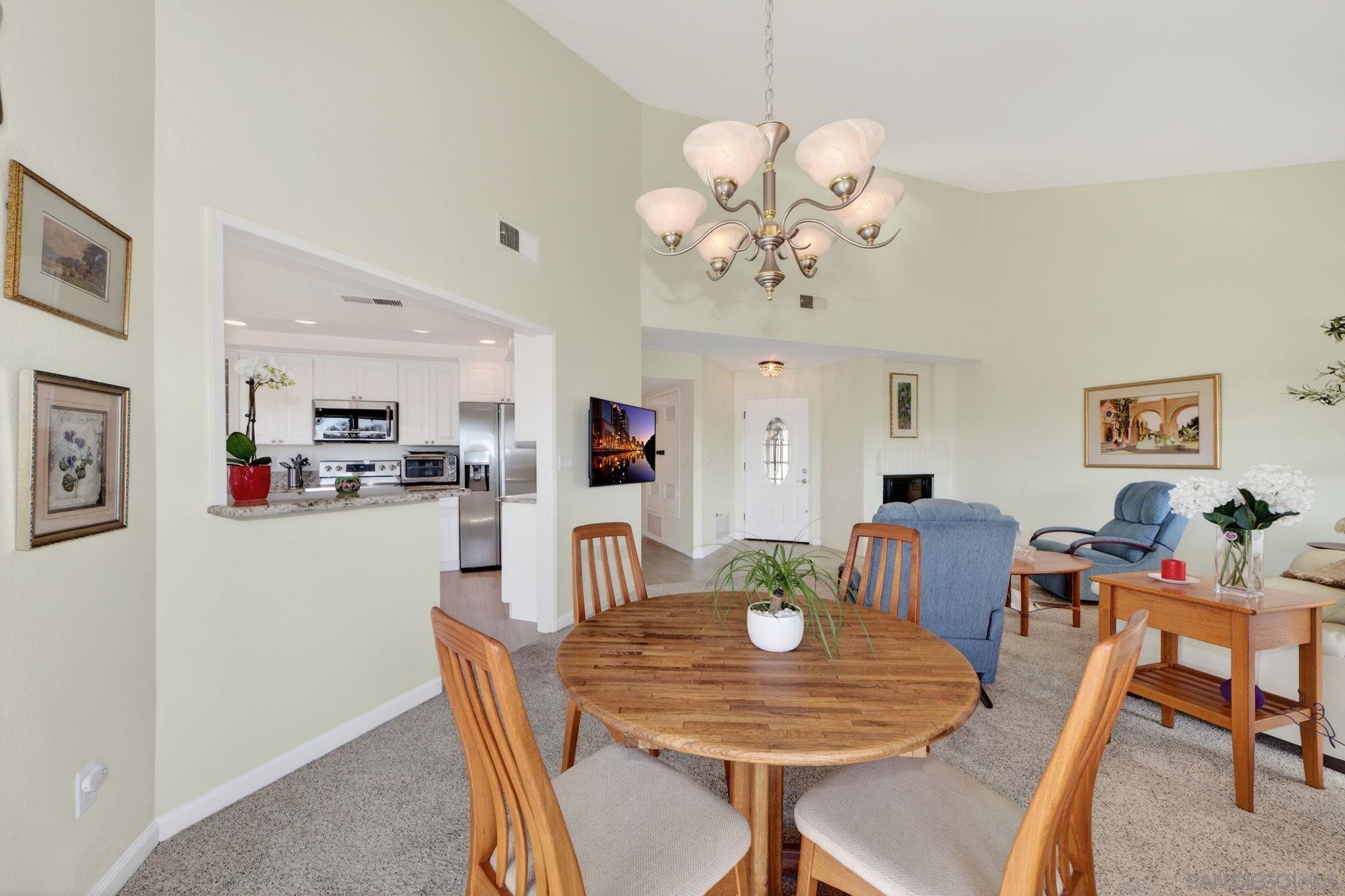 Detail Gallery Image 11 of 55 For 17668  Corte Sobrado, San Diego,  CA 92128 - 2 Beds | 2 Baths