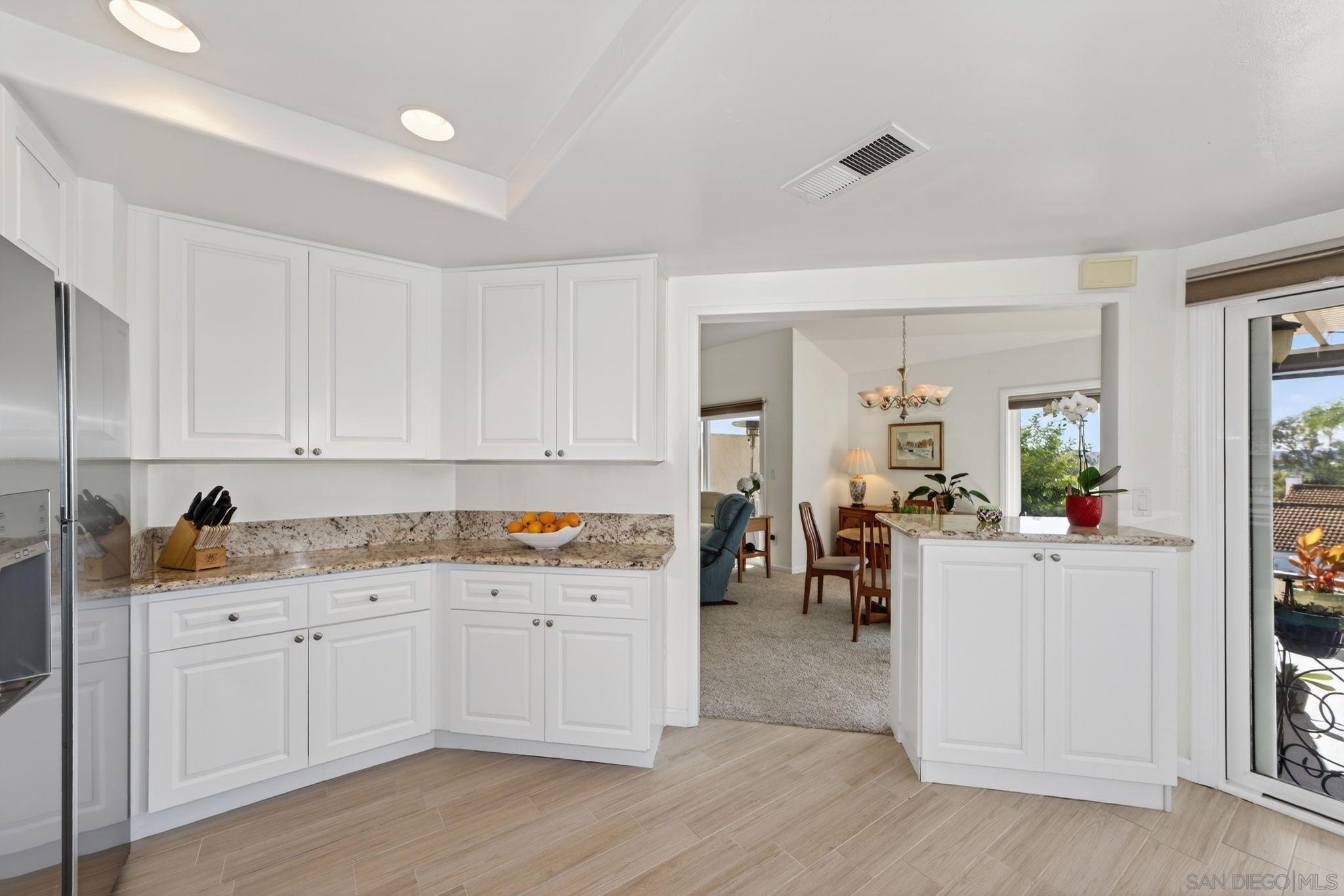 Detail Gallery Image 13 of 55 For 17668  Corte Sobrado, San Diego,  CA 92128 - 2 Beds | 2 Baths