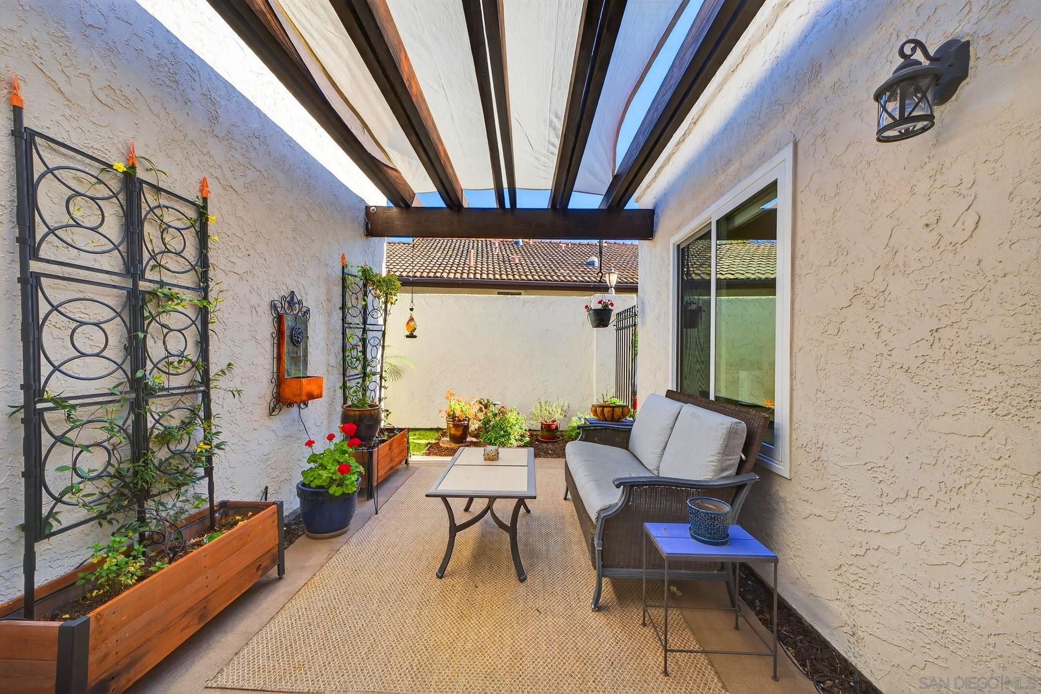 Detail Gallery Image 26 of 55 For 17668  Corte Sobrado, San Diego,  CA 92128 - 2 Beds | 2 Baths