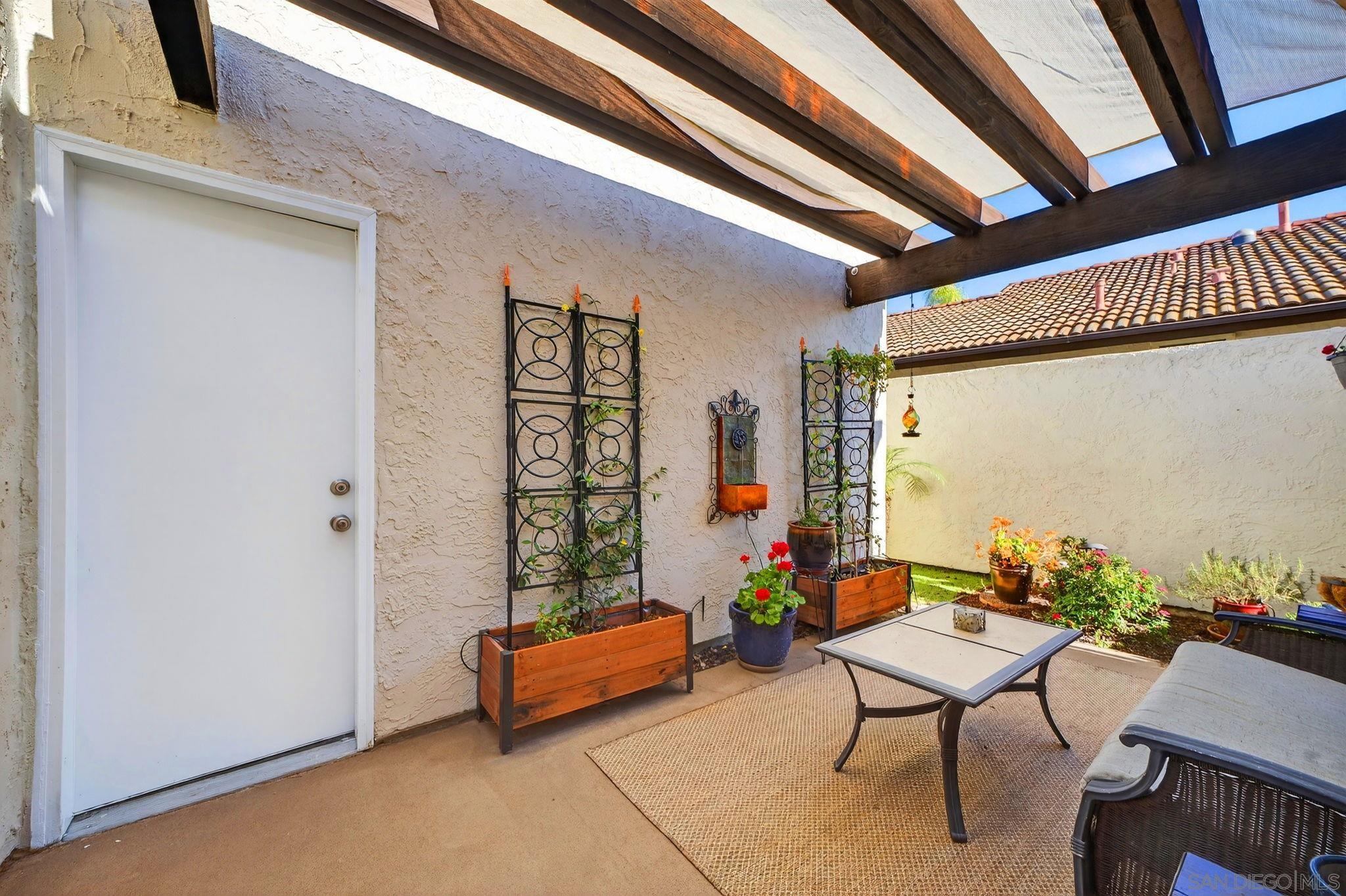 Detail Gallery Image 28 of 55 For 17668  Corte Sobrado, San Diego,  CA 92128 - 2 Beds | 2 Baths