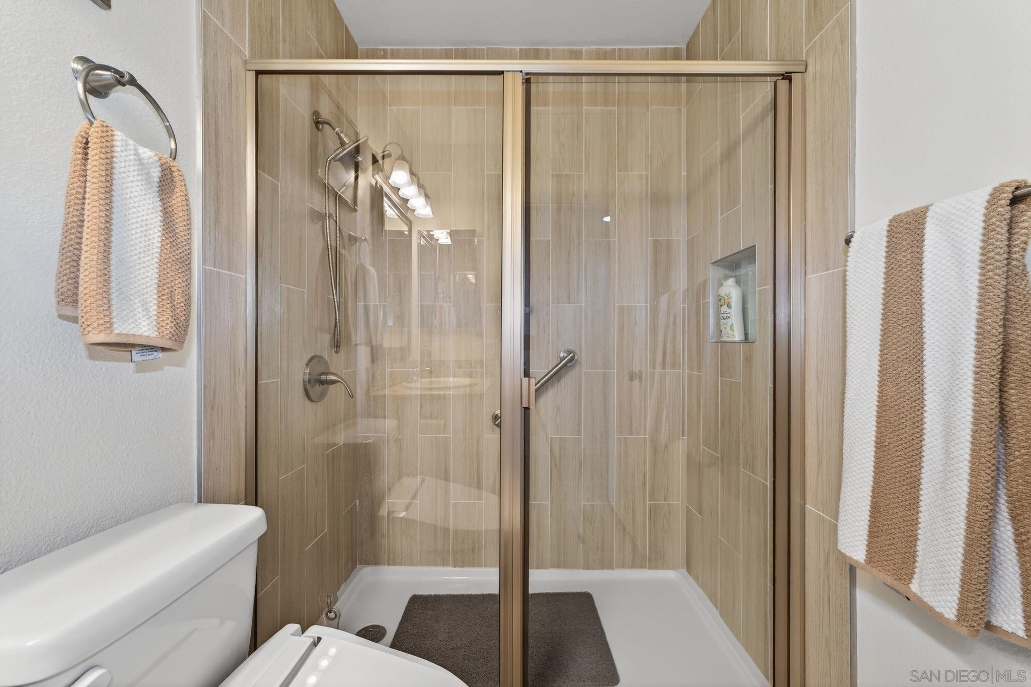 Detail Gallery Image 36 of 55 For 17668  Corte Sobrado, San Diego,  CA 92128 - 2 Beds | 2 Baths