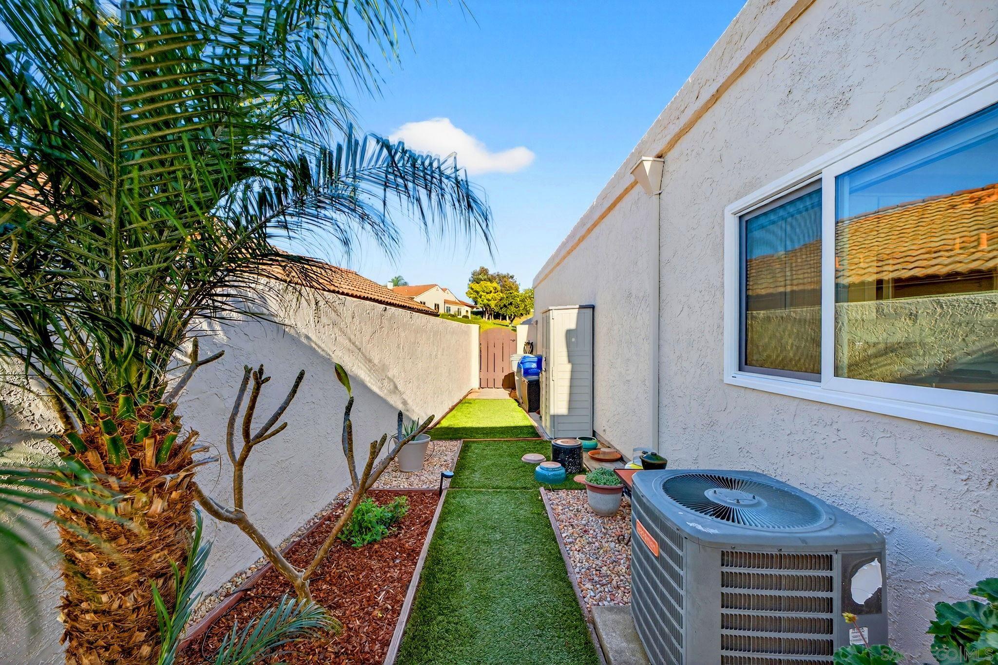 Detail Gallery Image 45 of 55 For 17668  Corte Sobrado, San Diego,  CA 92128 - 2 Beds | 2 Baths