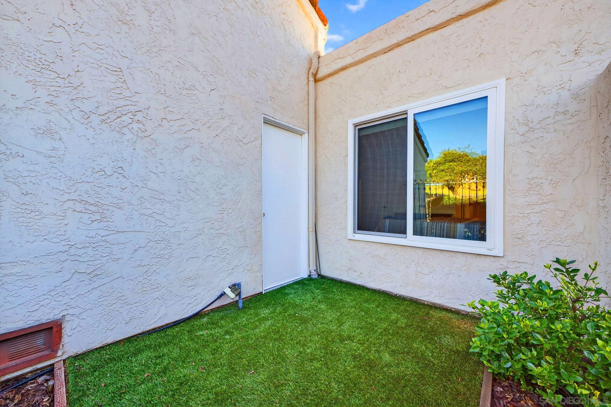 Detail Gallery Image 46 of 55 For 17668  Corte Sobrado, San Diego,  CA 92128 - 2 Beds | 2 Baths