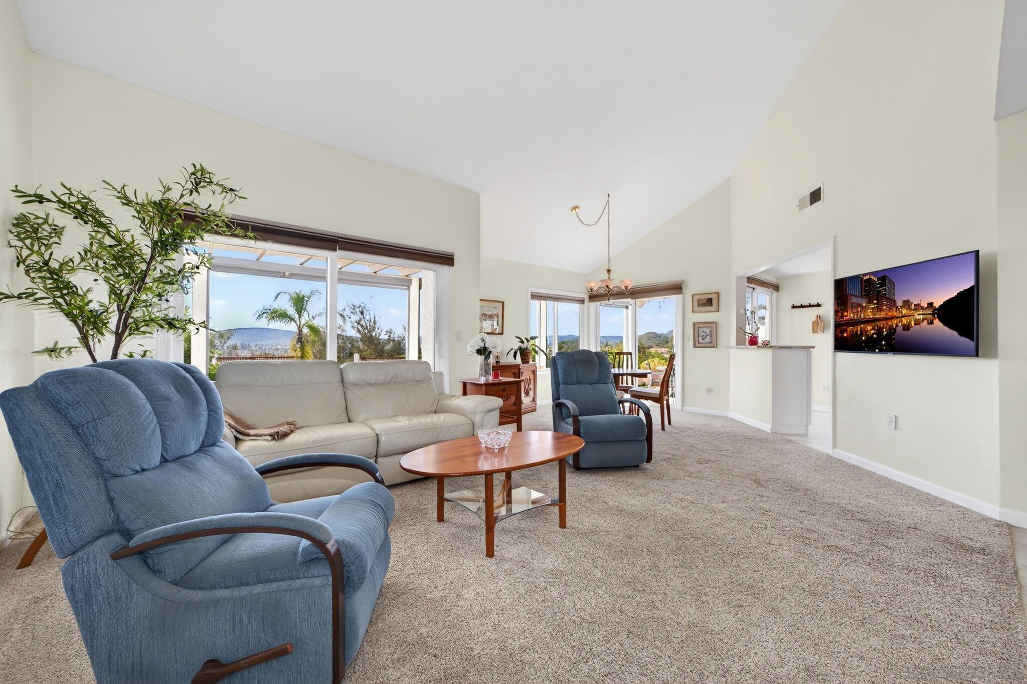 Detail Gallery Image 9 of 55 For 17668  Corte Sobrado, San Diego,  CA 92128 - 2 Beds | 2 Baths