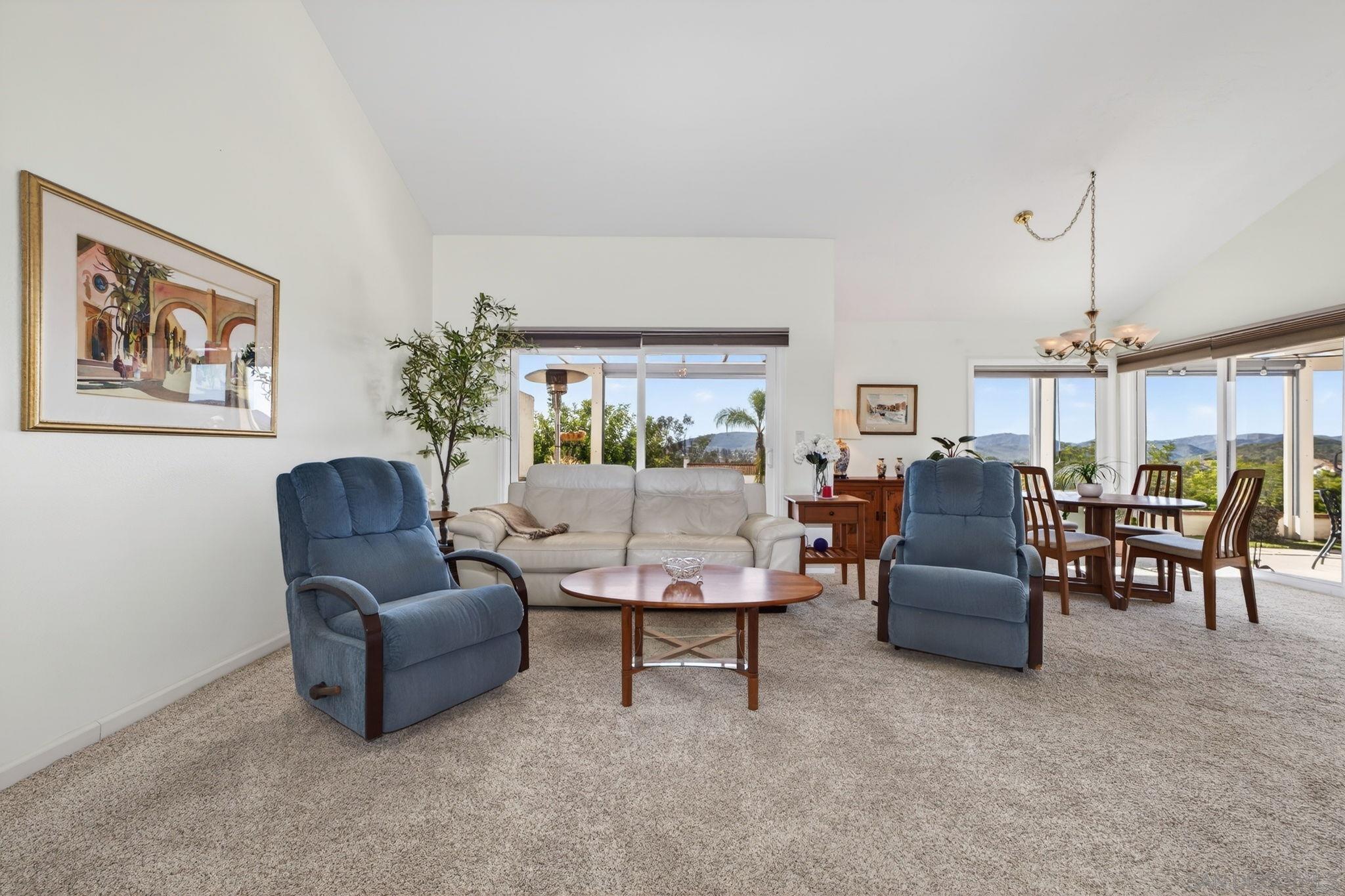 Detail Gallery Image 10 of 55 For 17668  Corte Sobrado, San Diego,  CA 92128 - 2 Beds | 2 Baths