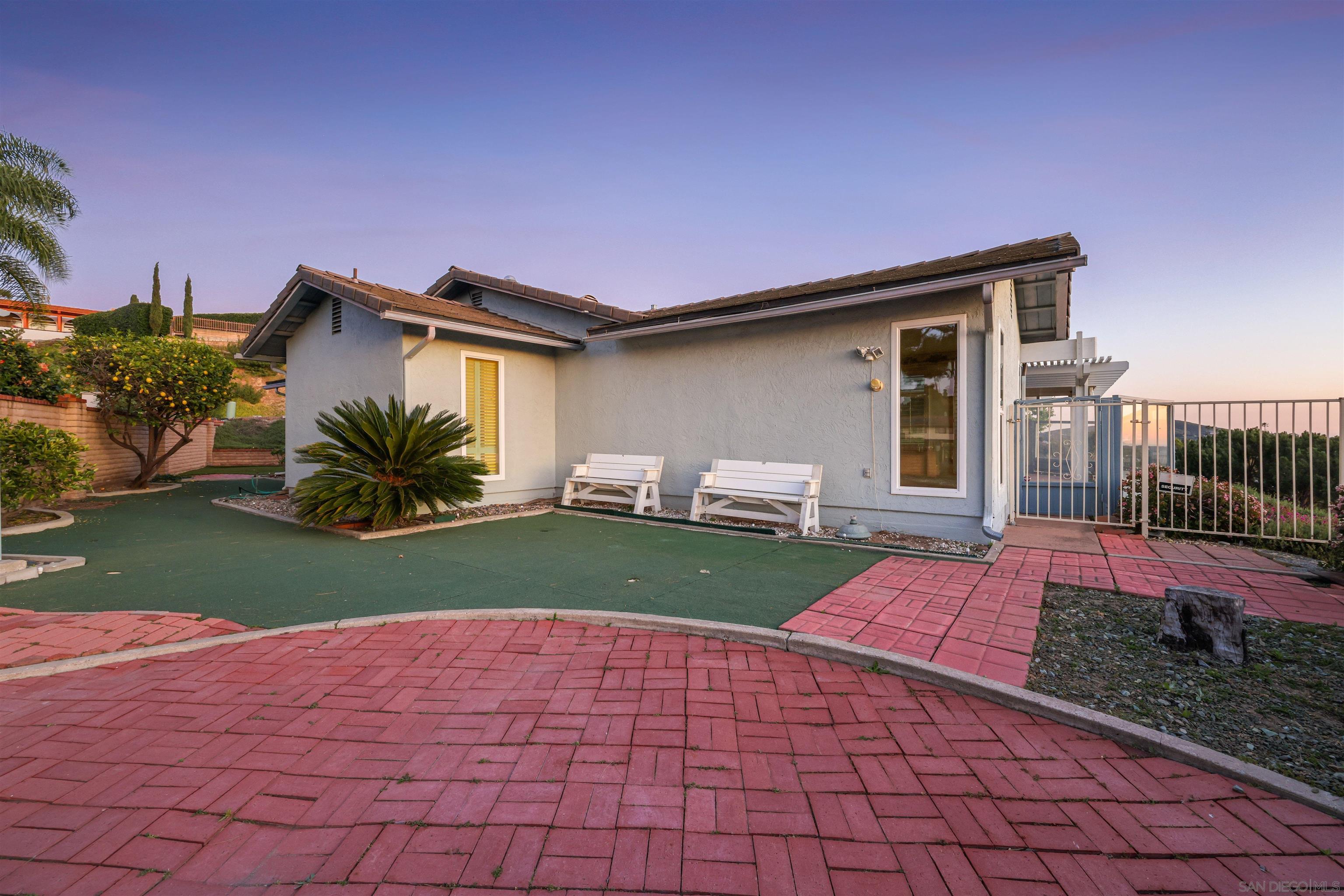 Detail Gallery Image 9 of 37 For 9515  Bonnie Lynn Way, La Mesa,  CA 91941 - 3 Beds | 2 Baths