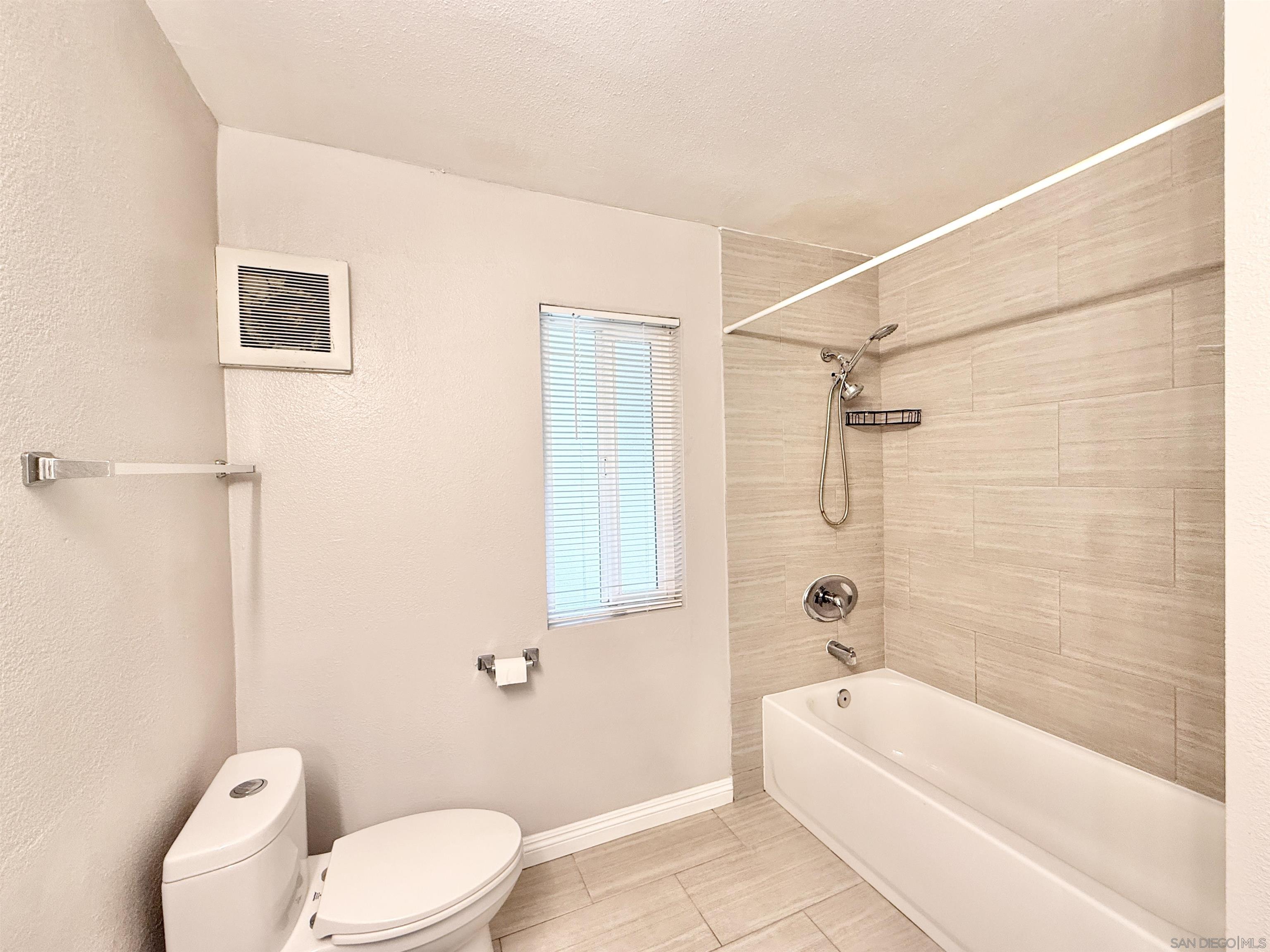Detail Gallery Image 11 of 18 For 7405  Charmant Dr  #2001,  San Diego,  CA 92122 - 1 Beds | 1 Baths