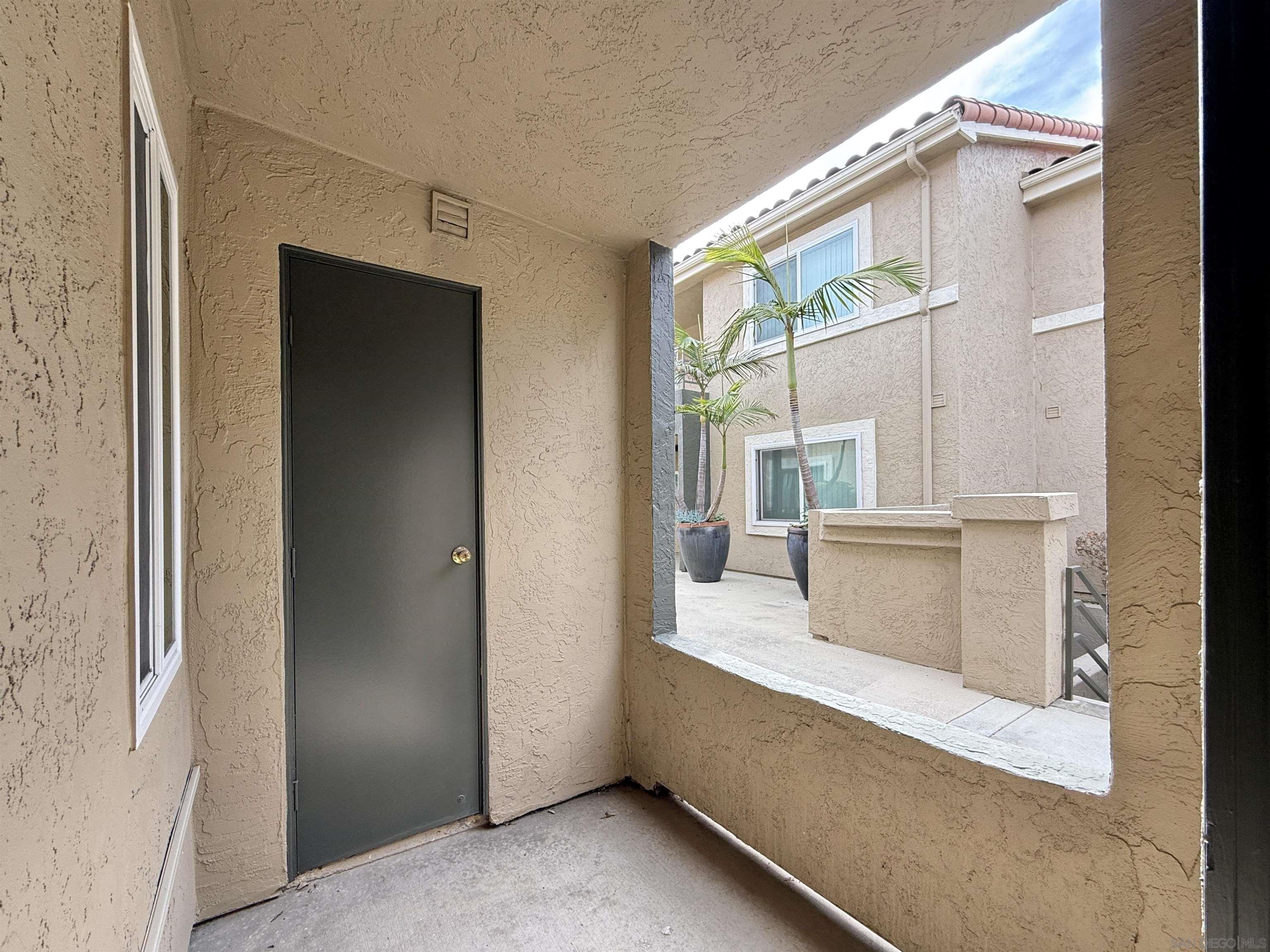 Detail Gallery Image 14 of 18 For 7405  Charmant Dr  #2001,  San Diego,  CA 92122 - 1 Beds | 1 Baths