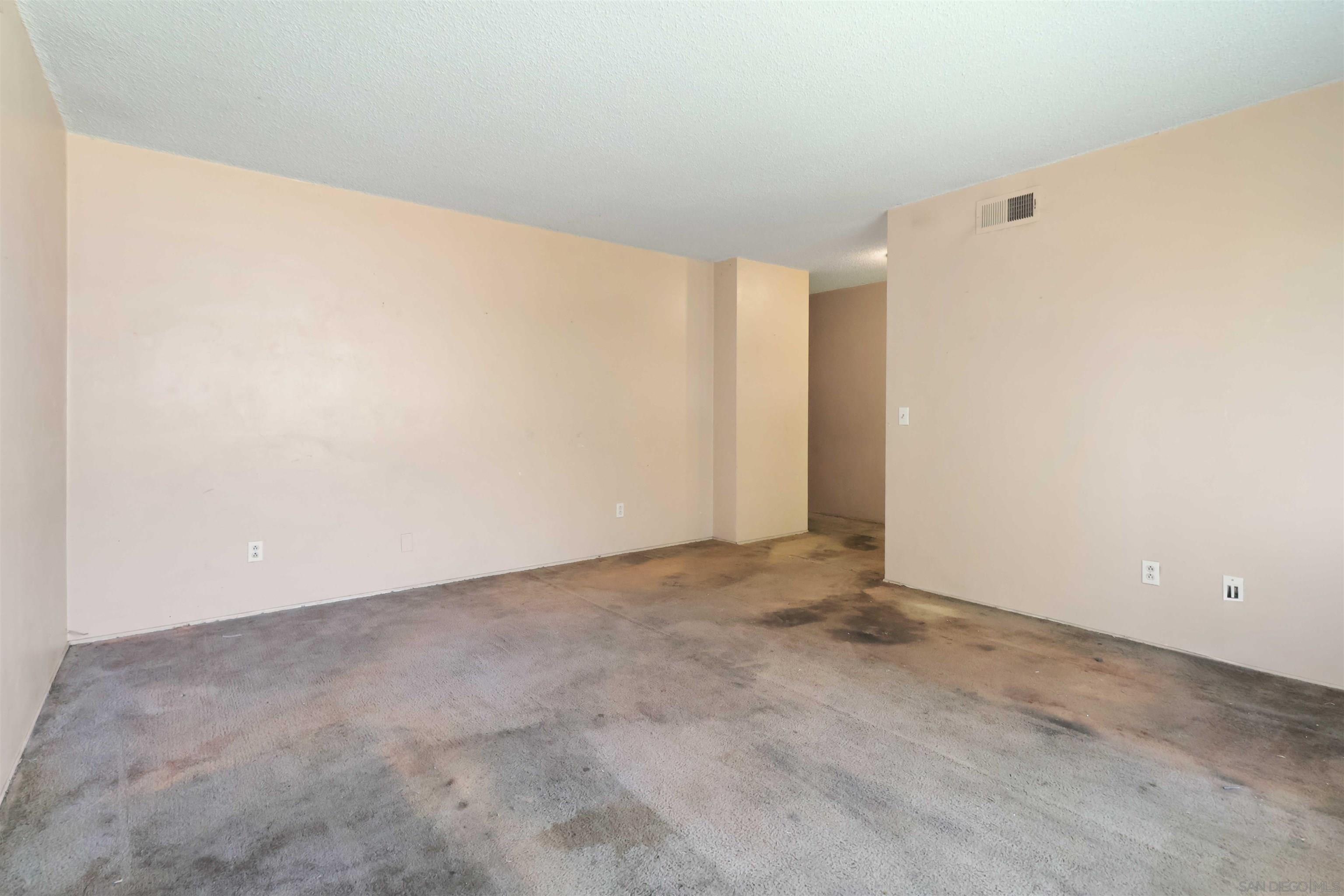 Detail Gallery Image 10 of 31 For 361  Oxford, Chula Vista,  CA 91911 - – Beds | – Baths