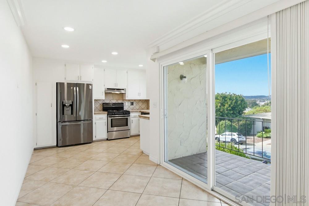 Detail Gallery Image 10 of 33 For 725 E 4th Ave  #UNIT G,  Escondido,  CA 92025 - 2 Beds | 2 Baths