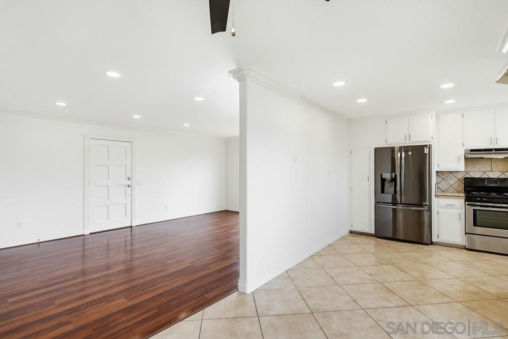 Detail Gallery Image 12 of 33 For 725 E 4th Ave  #UNIT G,  Escondido,  CA 92025 - 2 Beds | 2 Baths