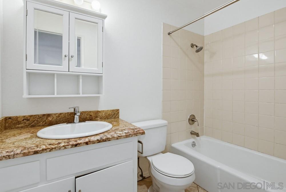 Detail Gallery Image 27 of 33 For 725 E 4th Ave  #UNIT G,  Escondido,  CA 92025 - 2 Beds | 2 Baths