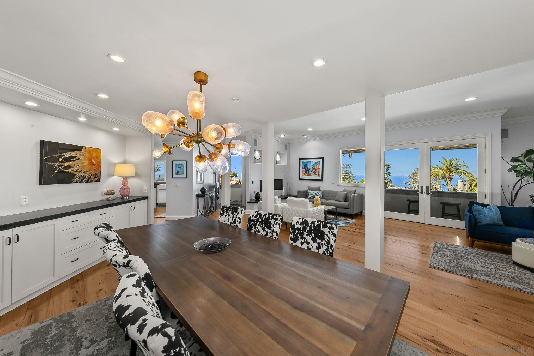 Detail Gallery Image 16 of 60 For 7651  Country Club Drive, La Jolla,  CA 92037 - 3 Beds | 3/1 Baths