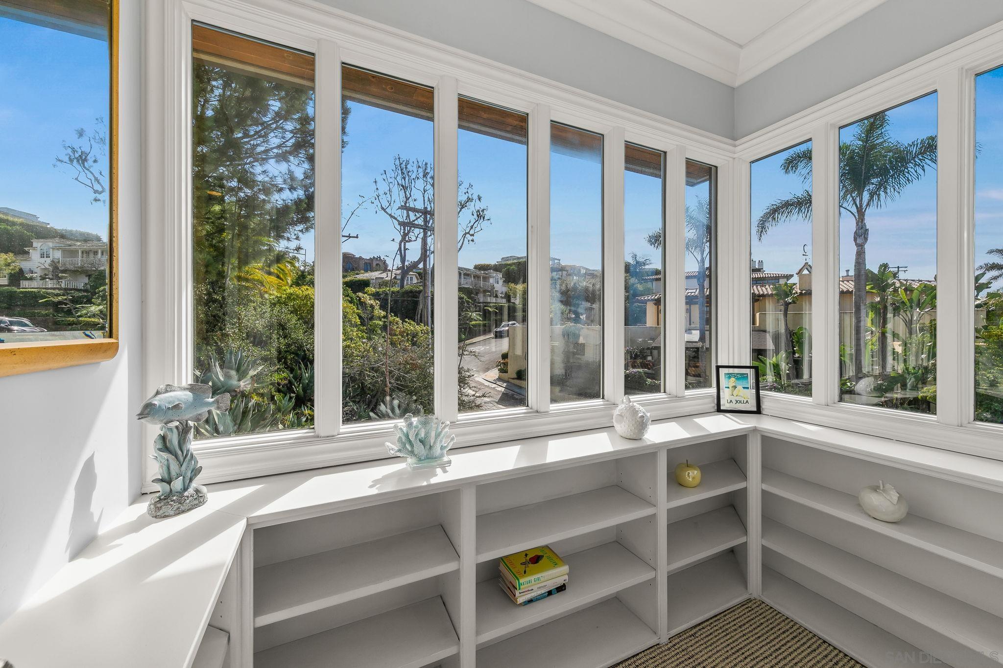 Detail Gallery Image 23 of 60 For 7651  Country Club Drive, La Jolla,  CA 92037 - 3 Beds | 3/1 Baths