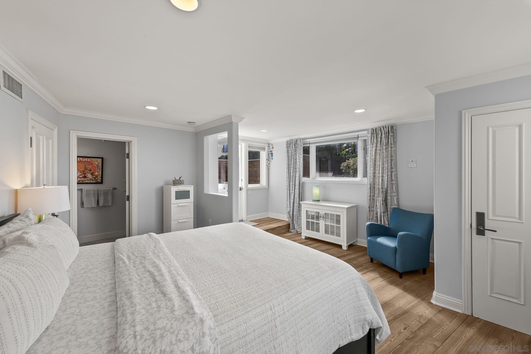 Detail Gallery Image 38 of 60 For 7651  Country Club Drive, La Jolla,  CA 92037 - 3 Beds | 3/1 Baths