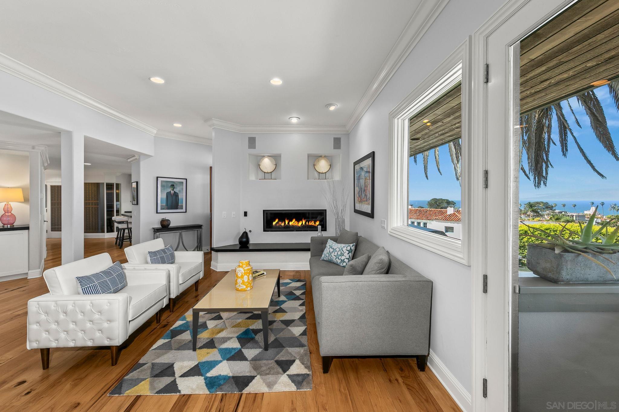 Detail Gallery Image 5 of 60 For 7651  Country Club Drive, La Jolla,  CA 92037 - 3 Beds | 3/1 Baths