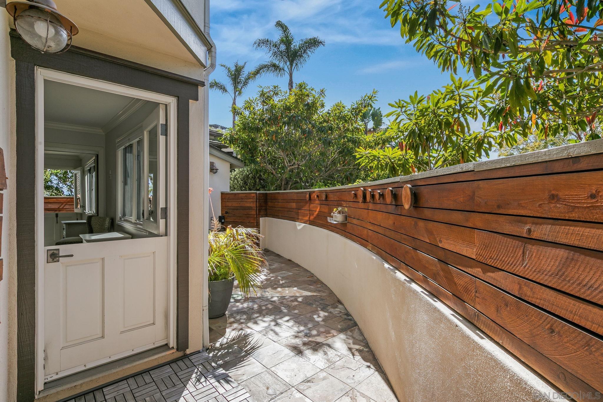 Detail Gallery Image 47 of 60 For 7651  Country Club Drive, La Jolla,  CA 92037 - 3 Beds | 3/1 Baths